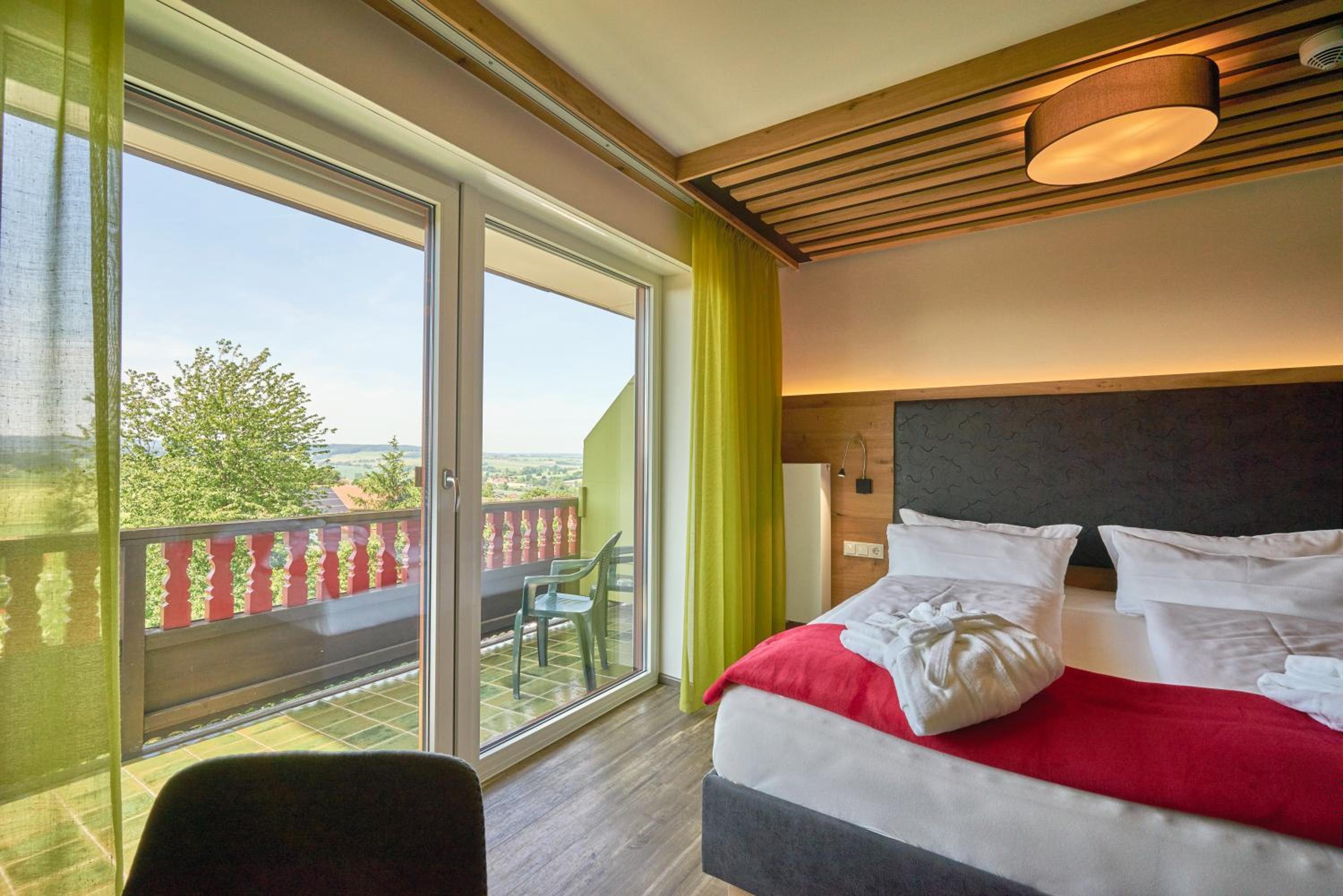 Deluxe Double Room with Balcony - Photo 5