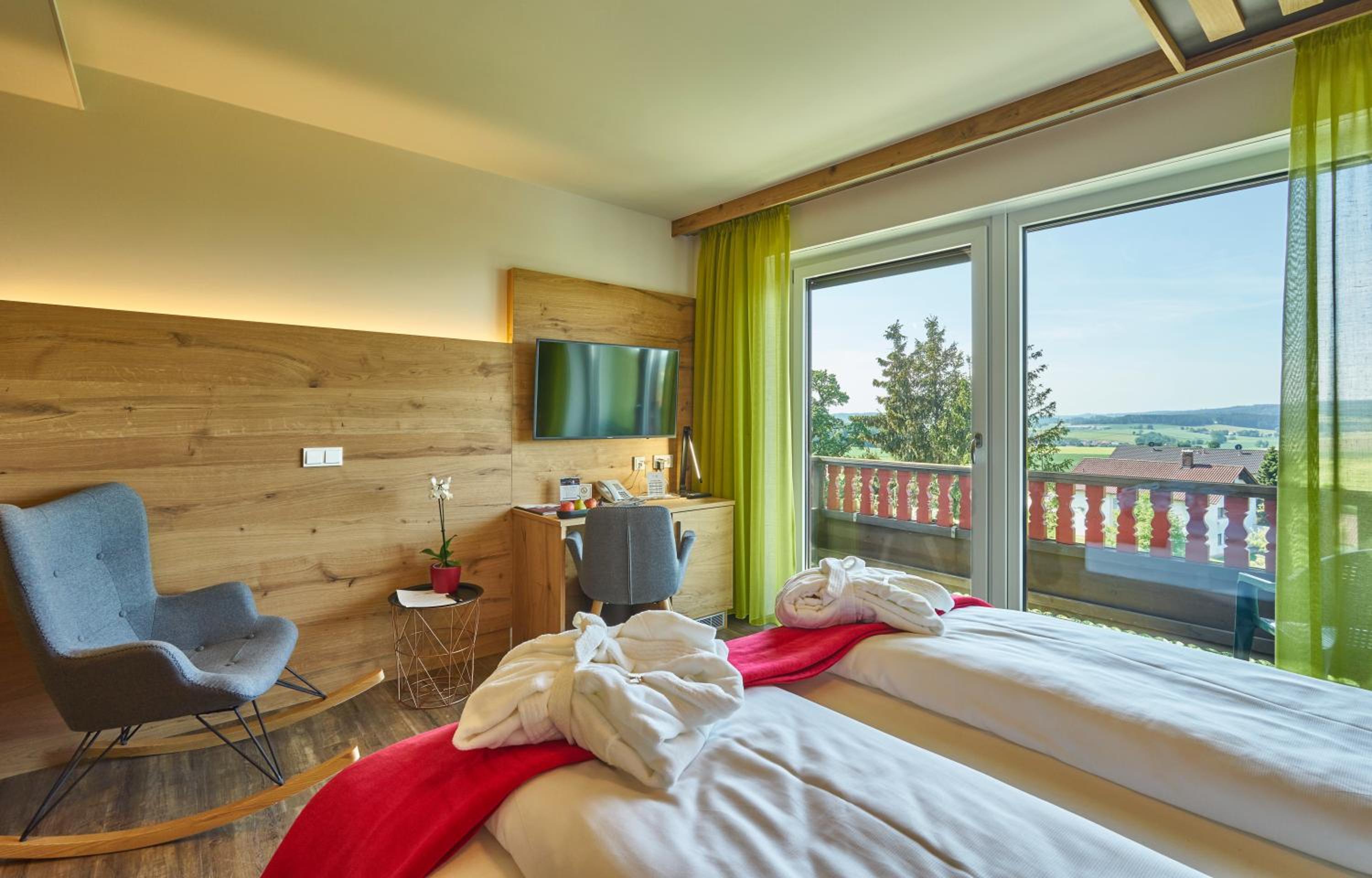Deluxe Double Room with Balcony - Photo 2