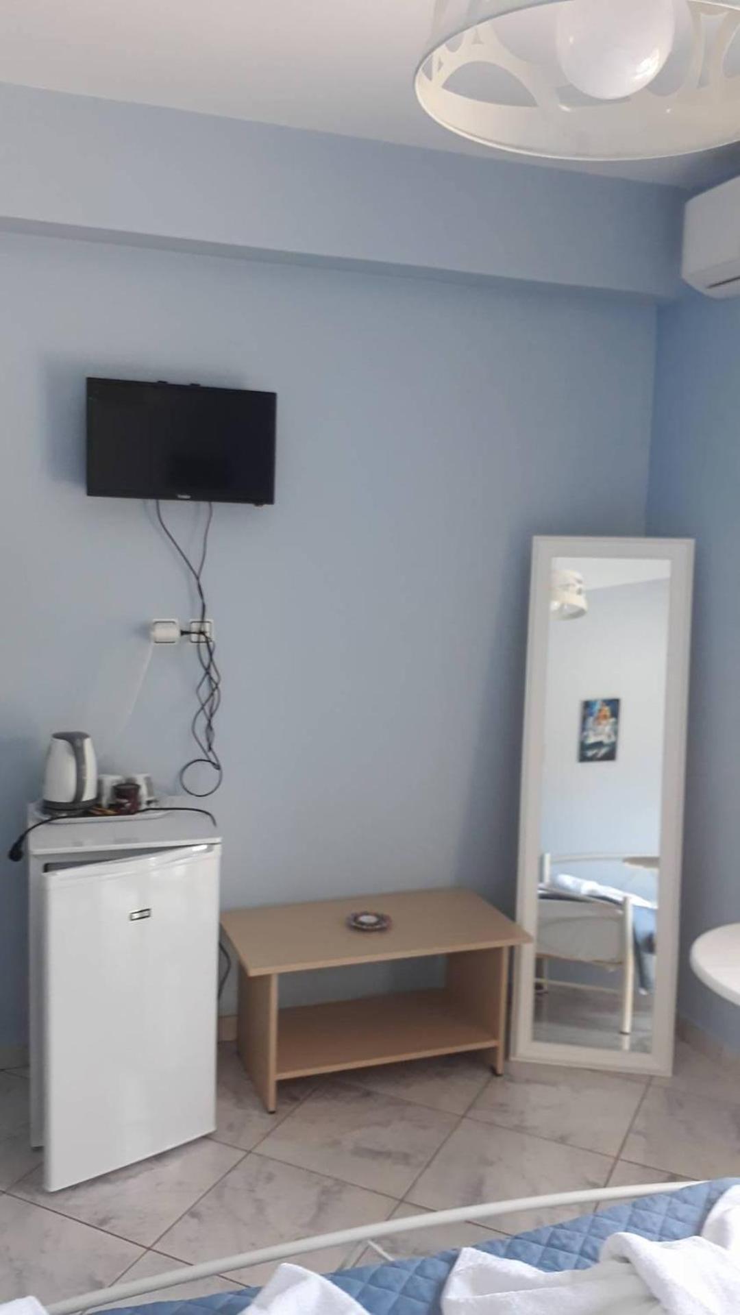 Double Room with Balcony and Sea View - Photo 4
