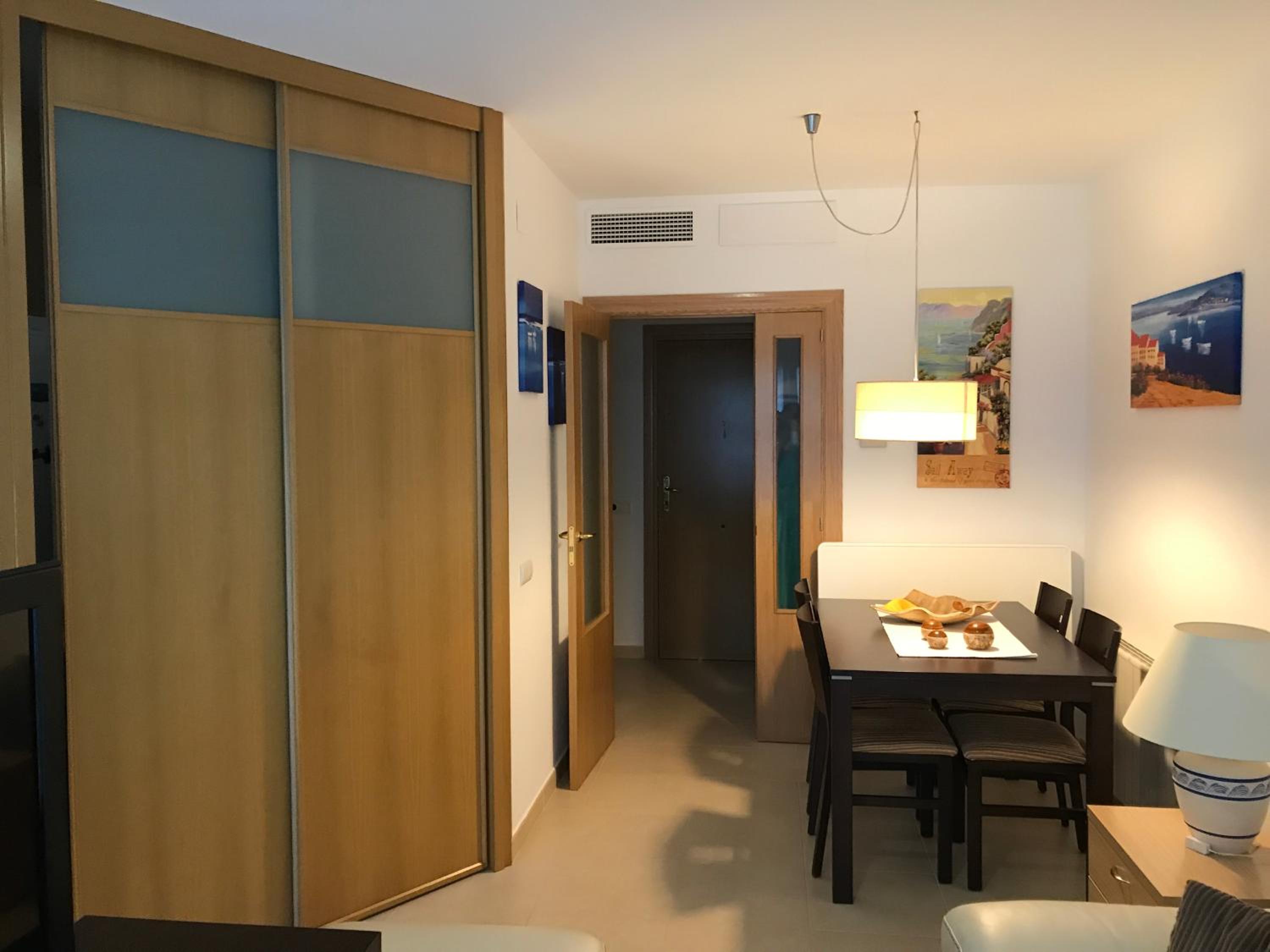 Apartamento con vista a la piscina