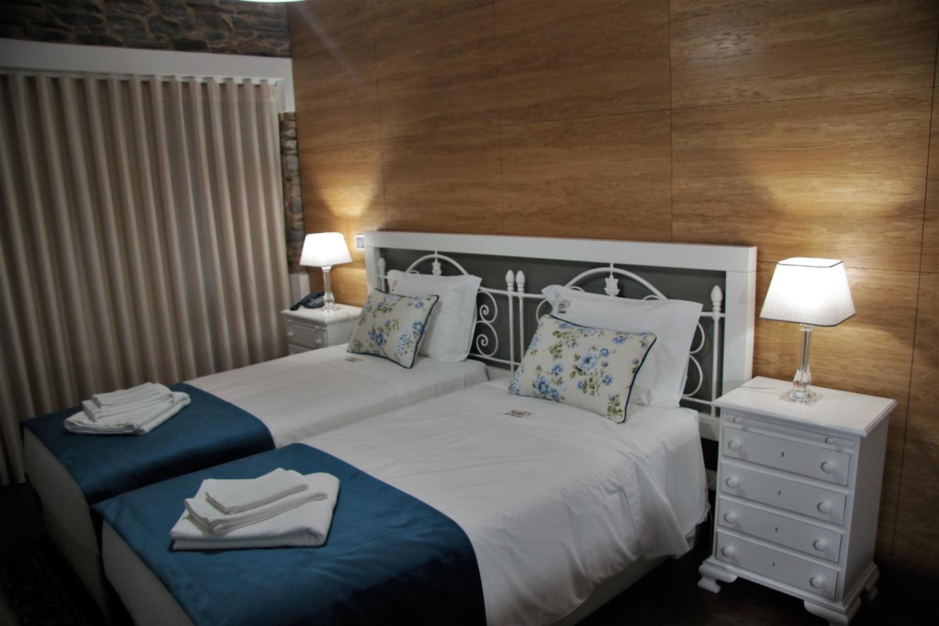 Double Room with Private Bathroom - Photo 3