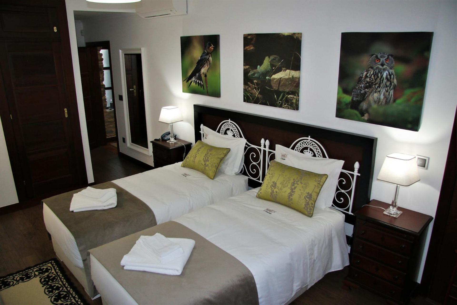 Twin Room with Private Bathroom - Photo 1