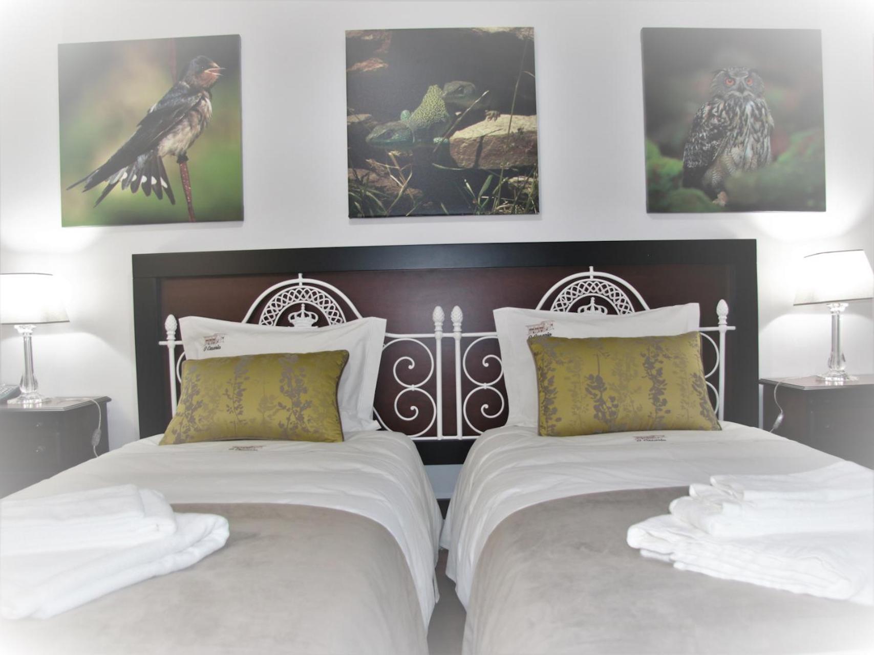 Twin Room with Private Bathroom - Photo 2