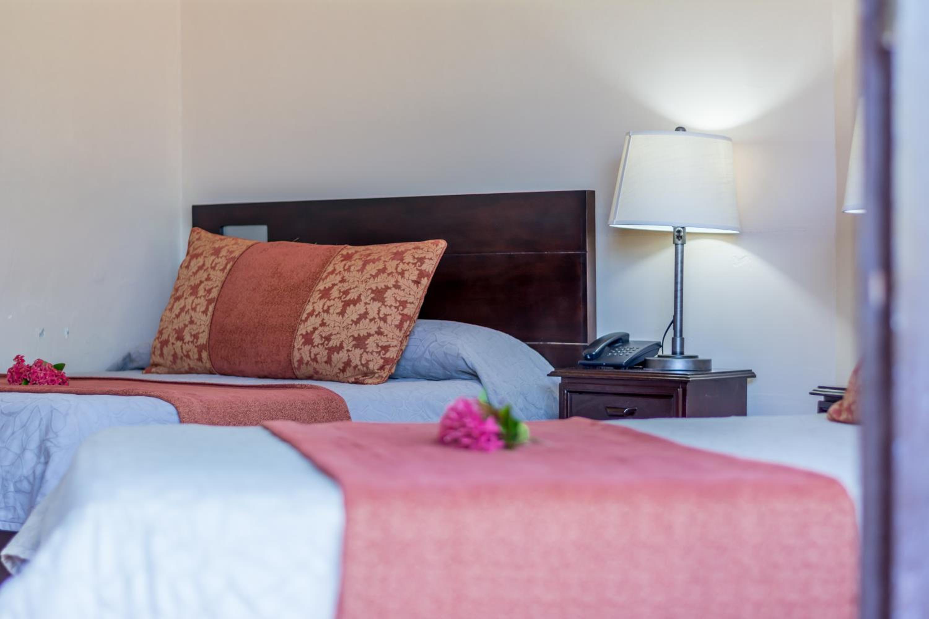 Superior Double Room with Two Double Beds - Photo 2