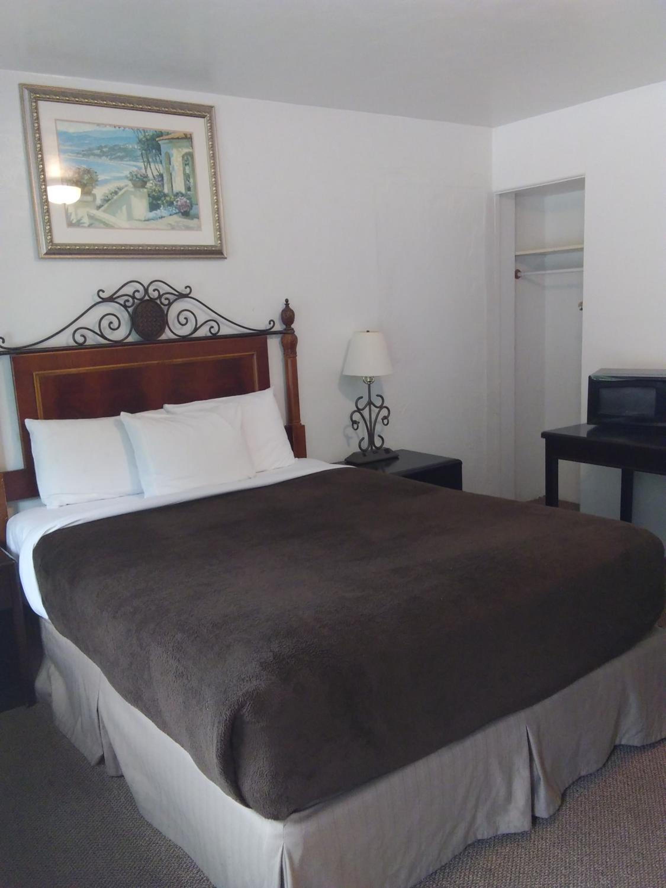 Queen Room - Photo 1