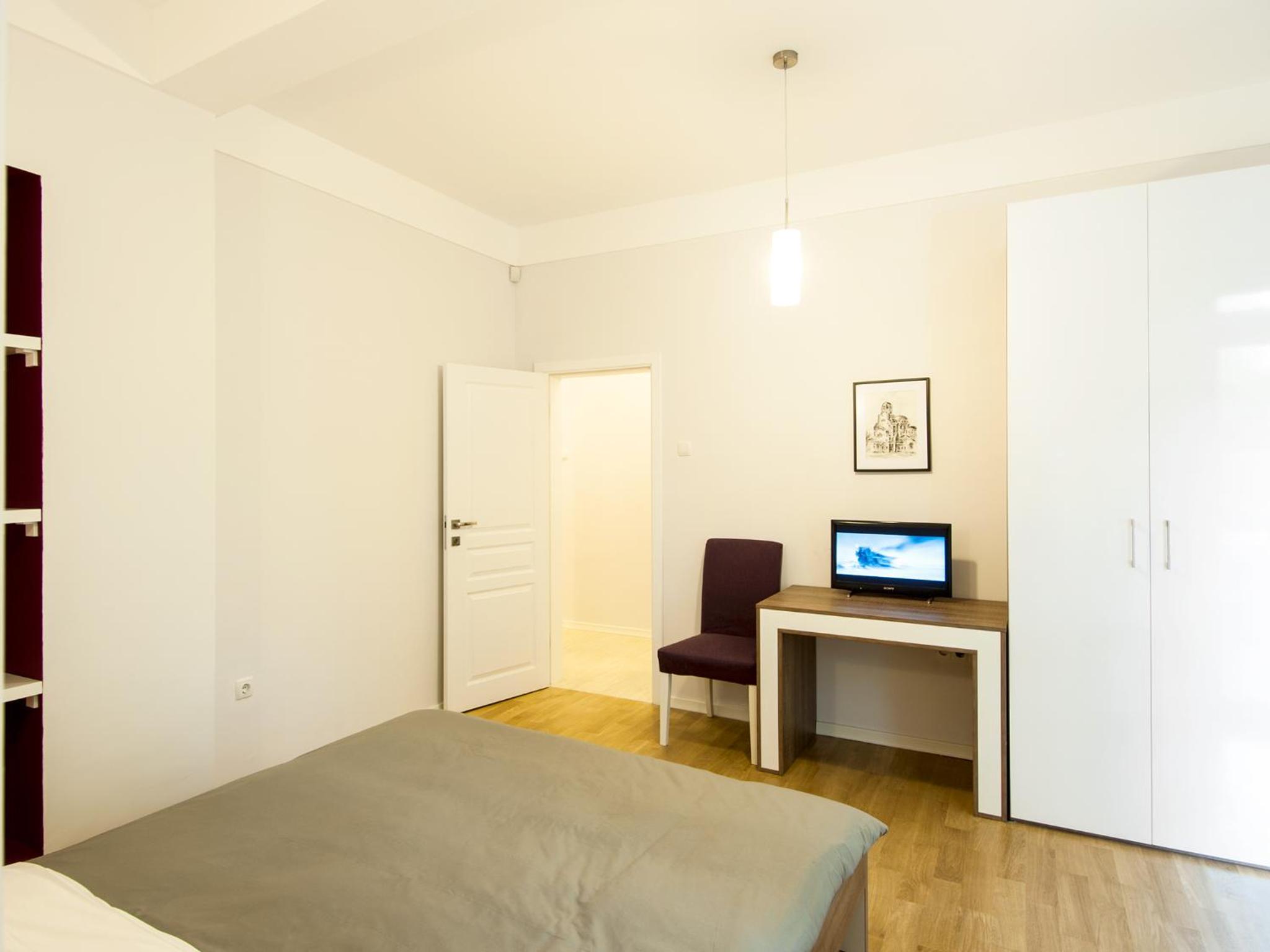Apartment with Balcony - Photo 12