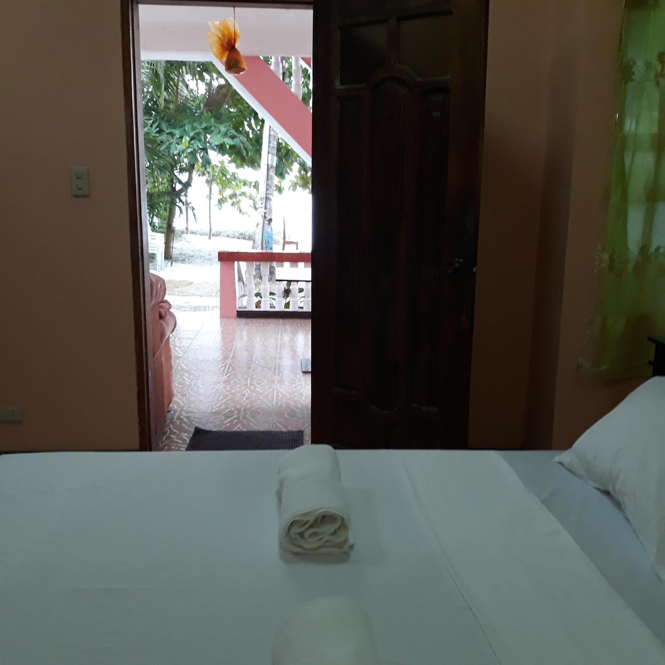 Deluxe Triple Room With Sea View photo 2