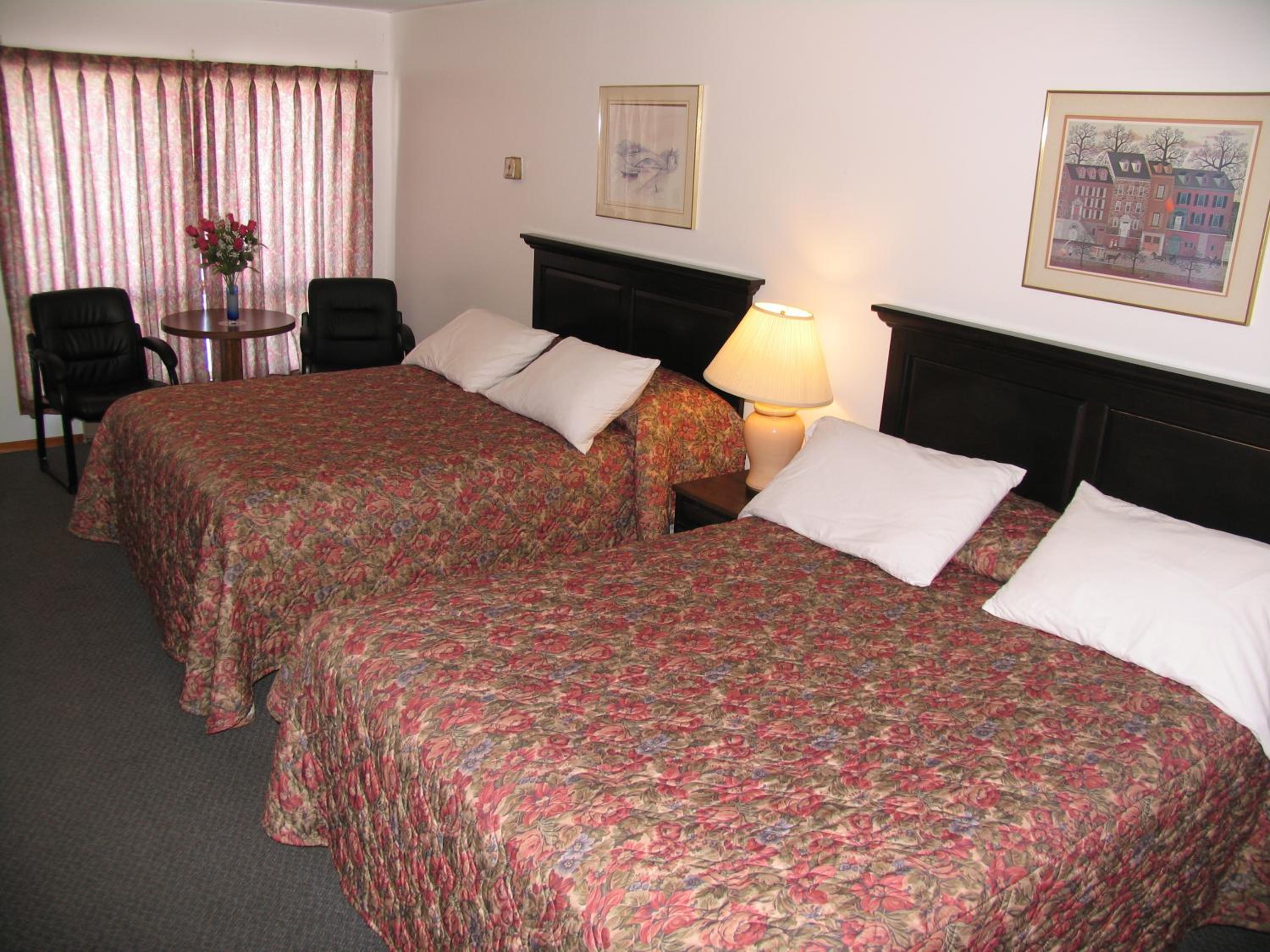 Queen Room with Two Queen Beds - Photo 1