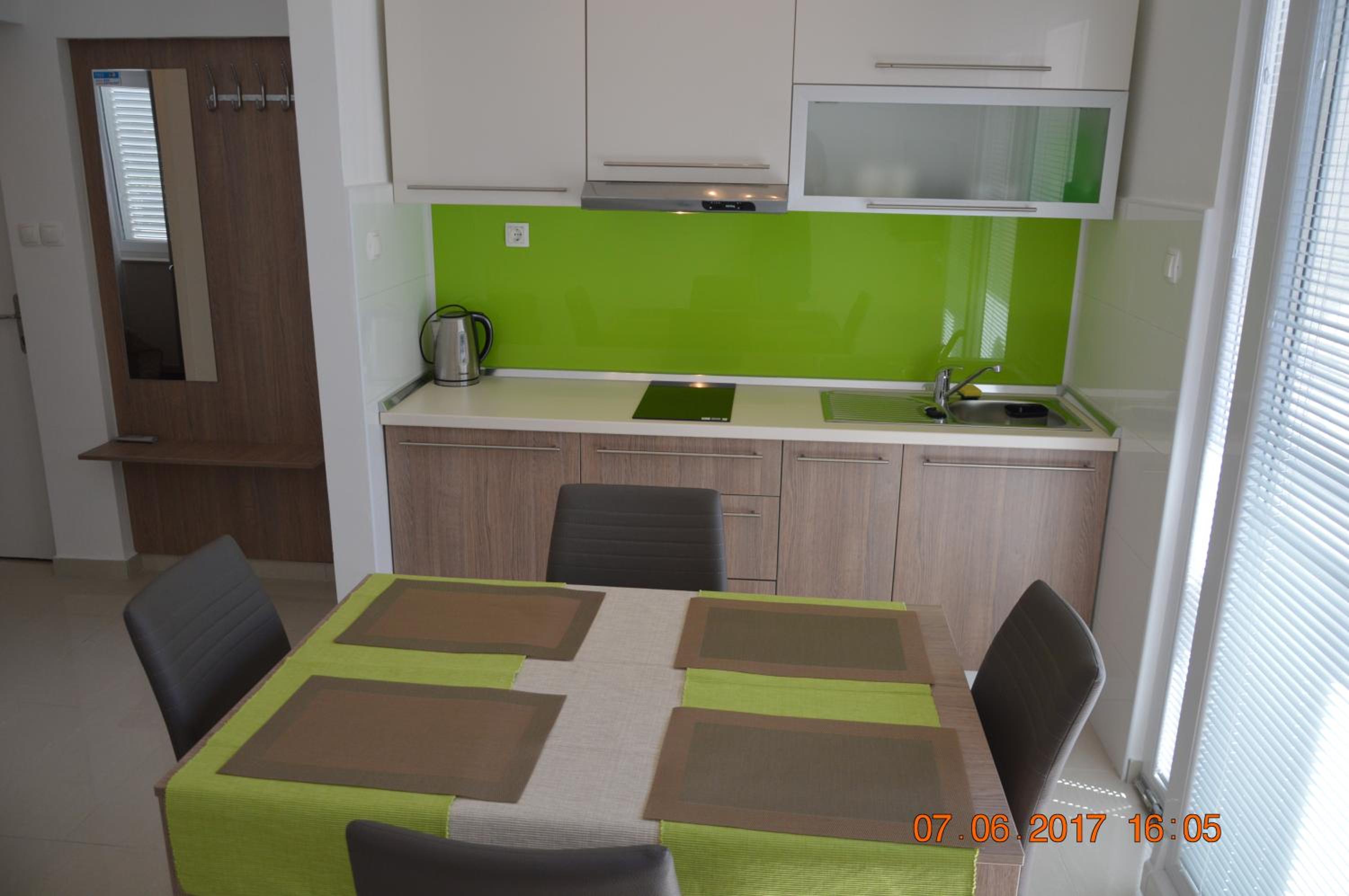 Apartment photo 2