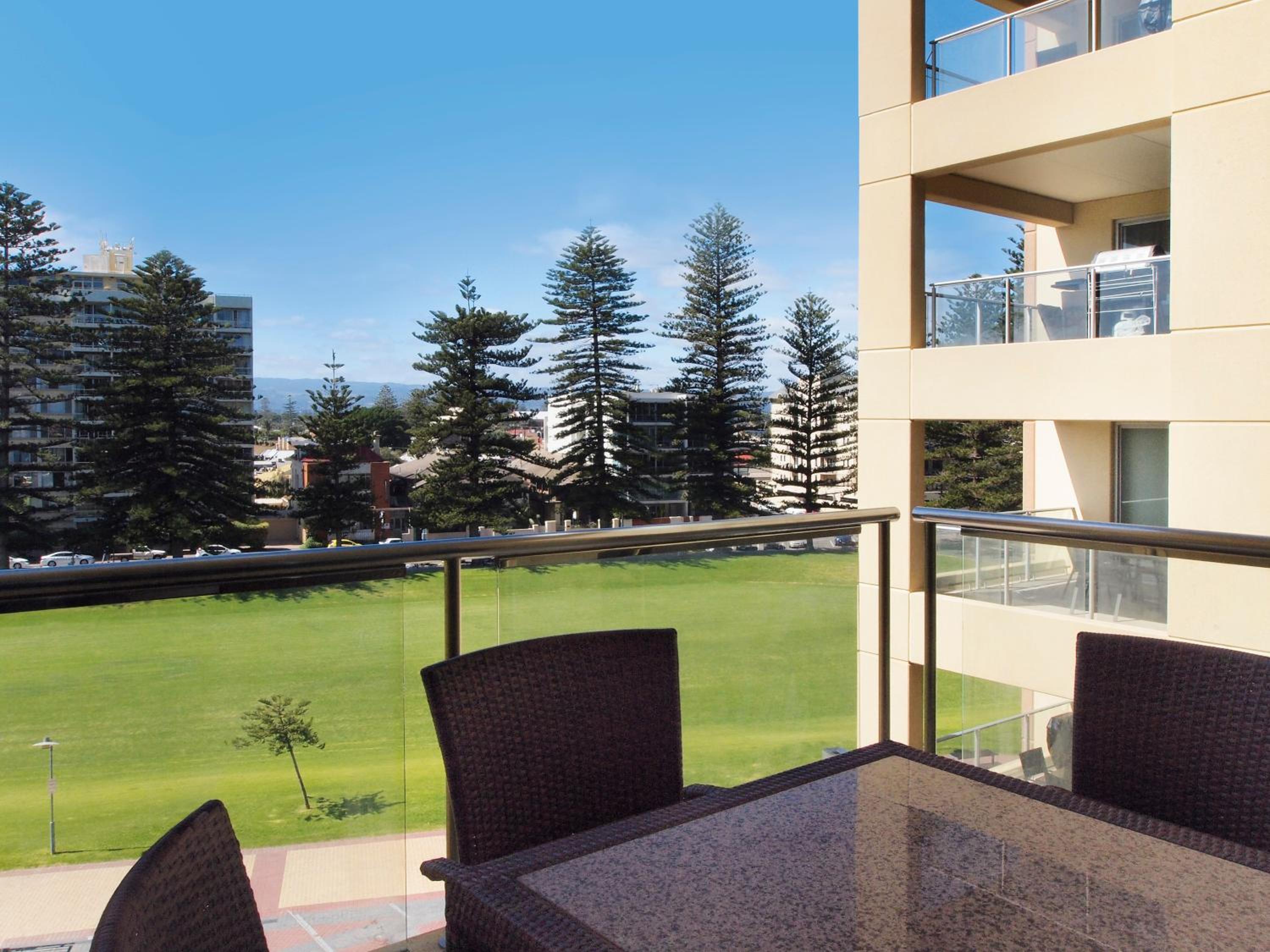 Two-Bedroom Apartment with Park View -  No Housekeeping - Photo 4