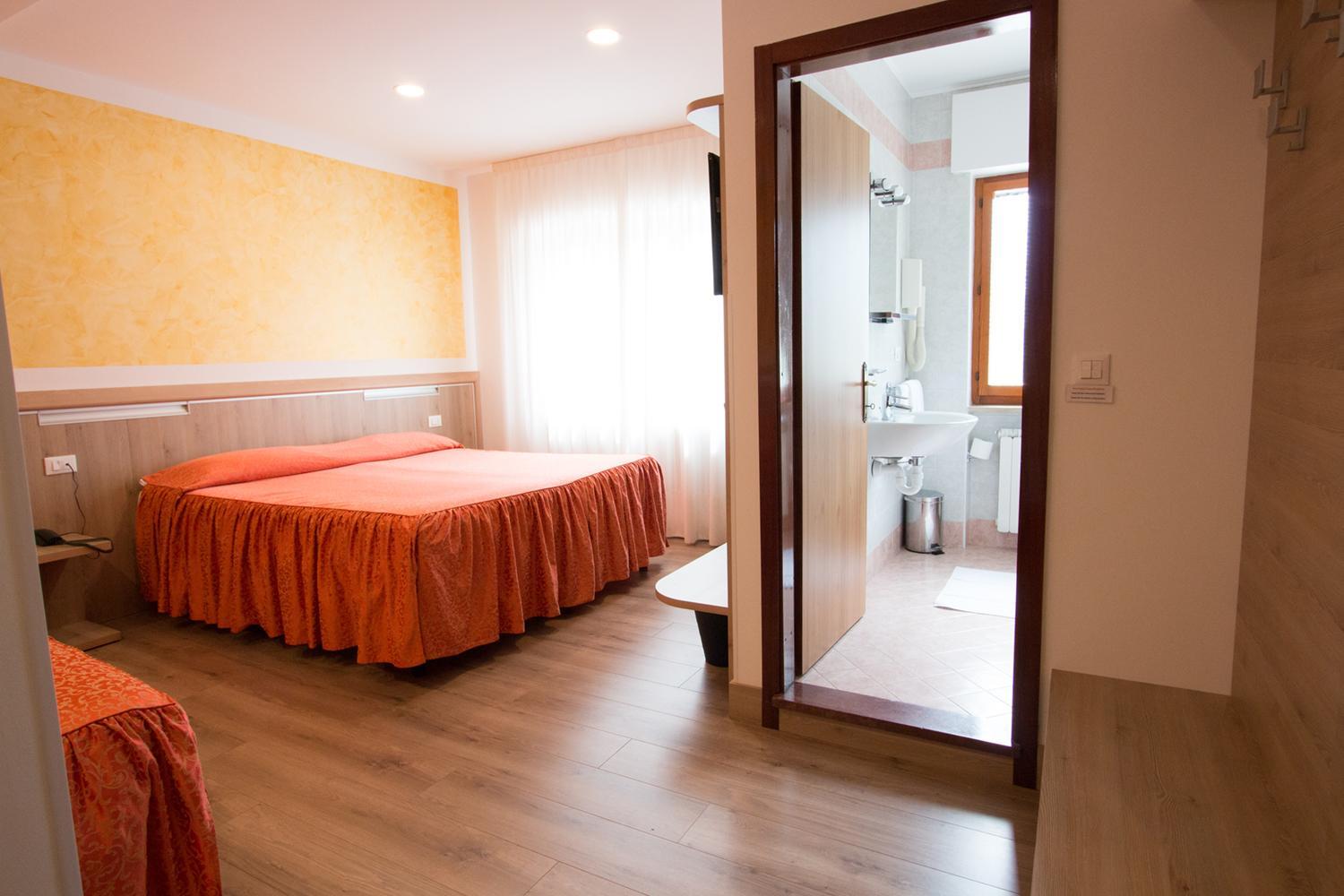 Quadruple Room - Photo 2