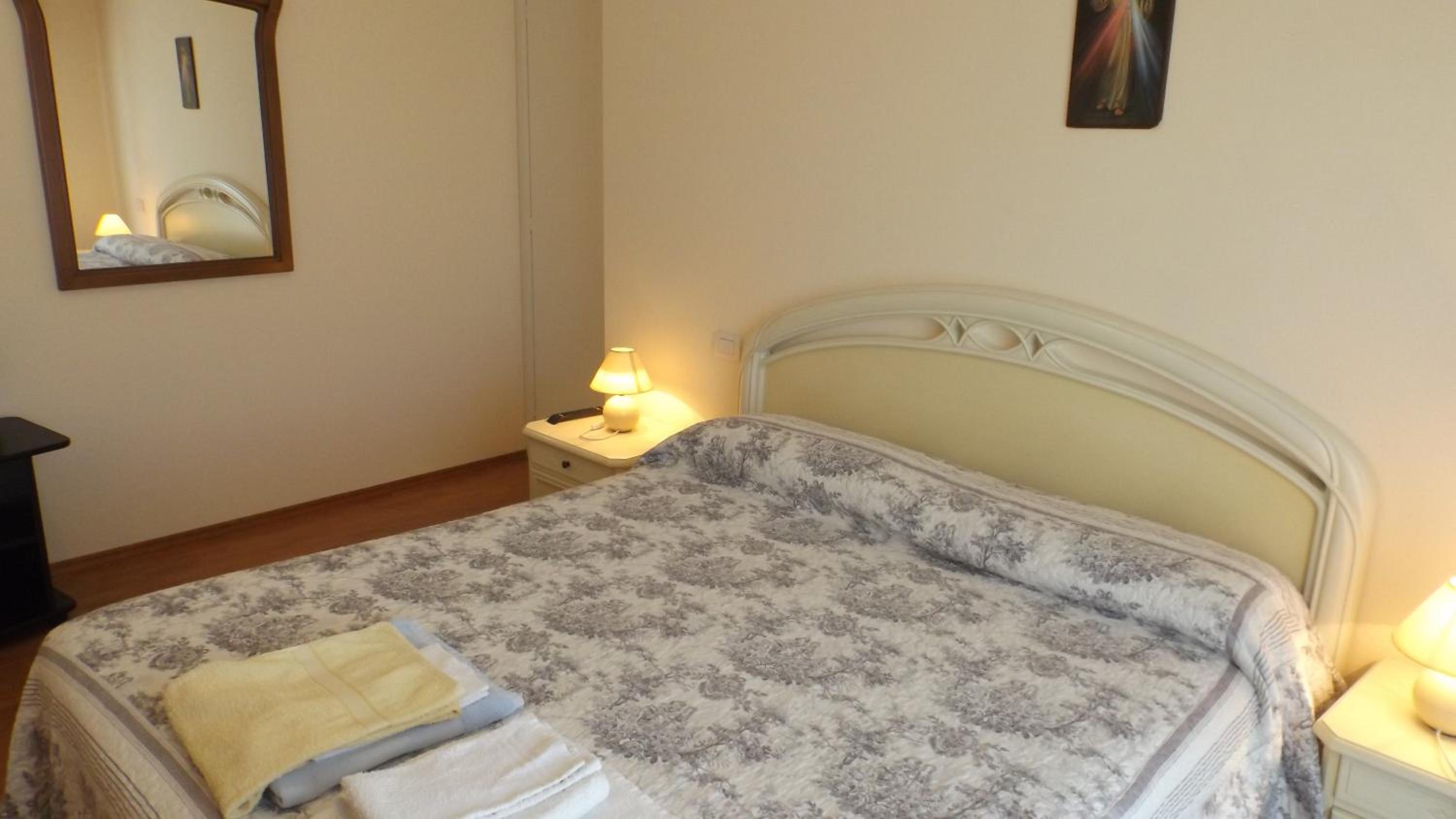 Double Room with External Private Bathroom photo 1
