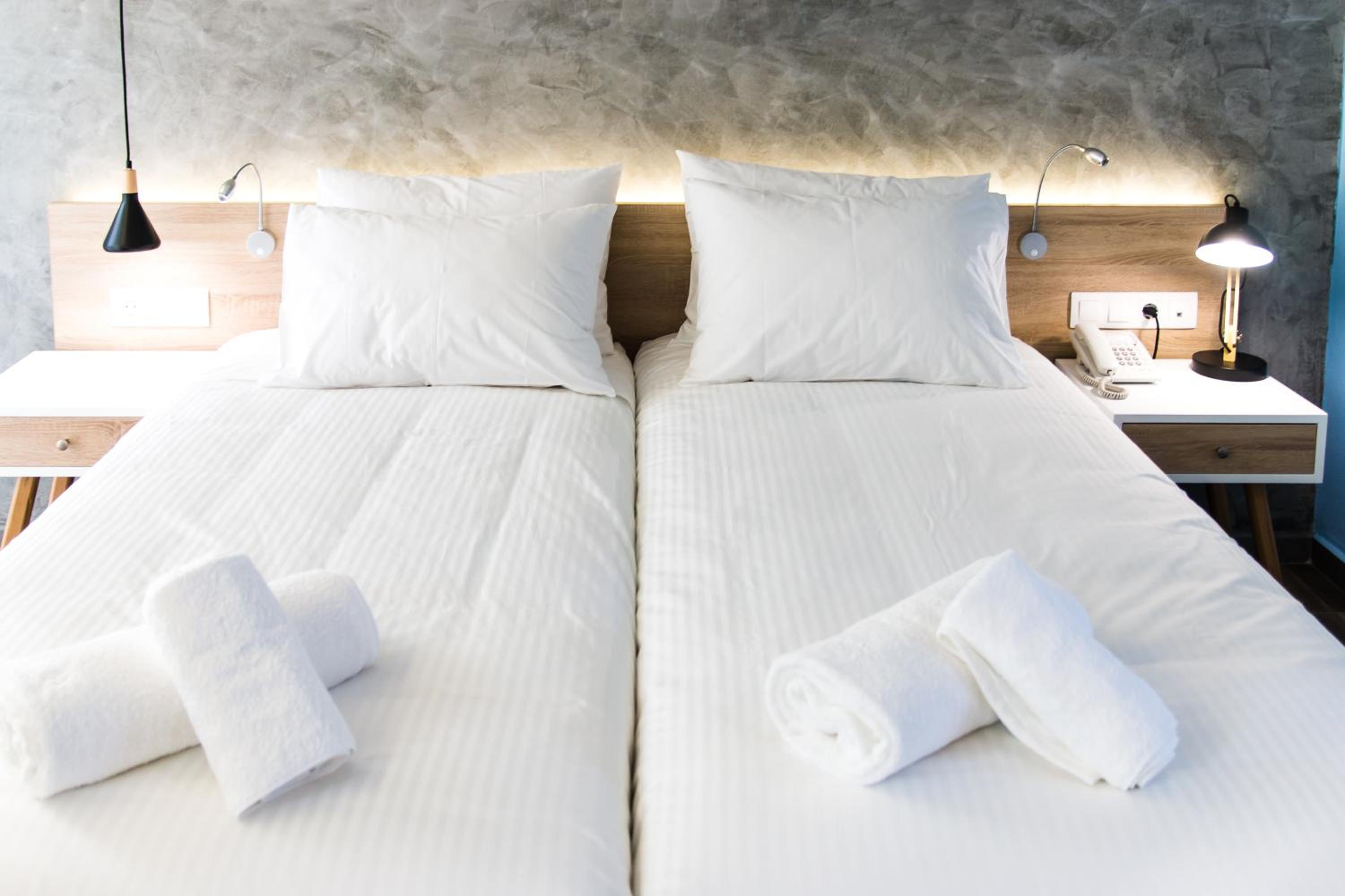 Deluxe Double Room with Shower photo 2