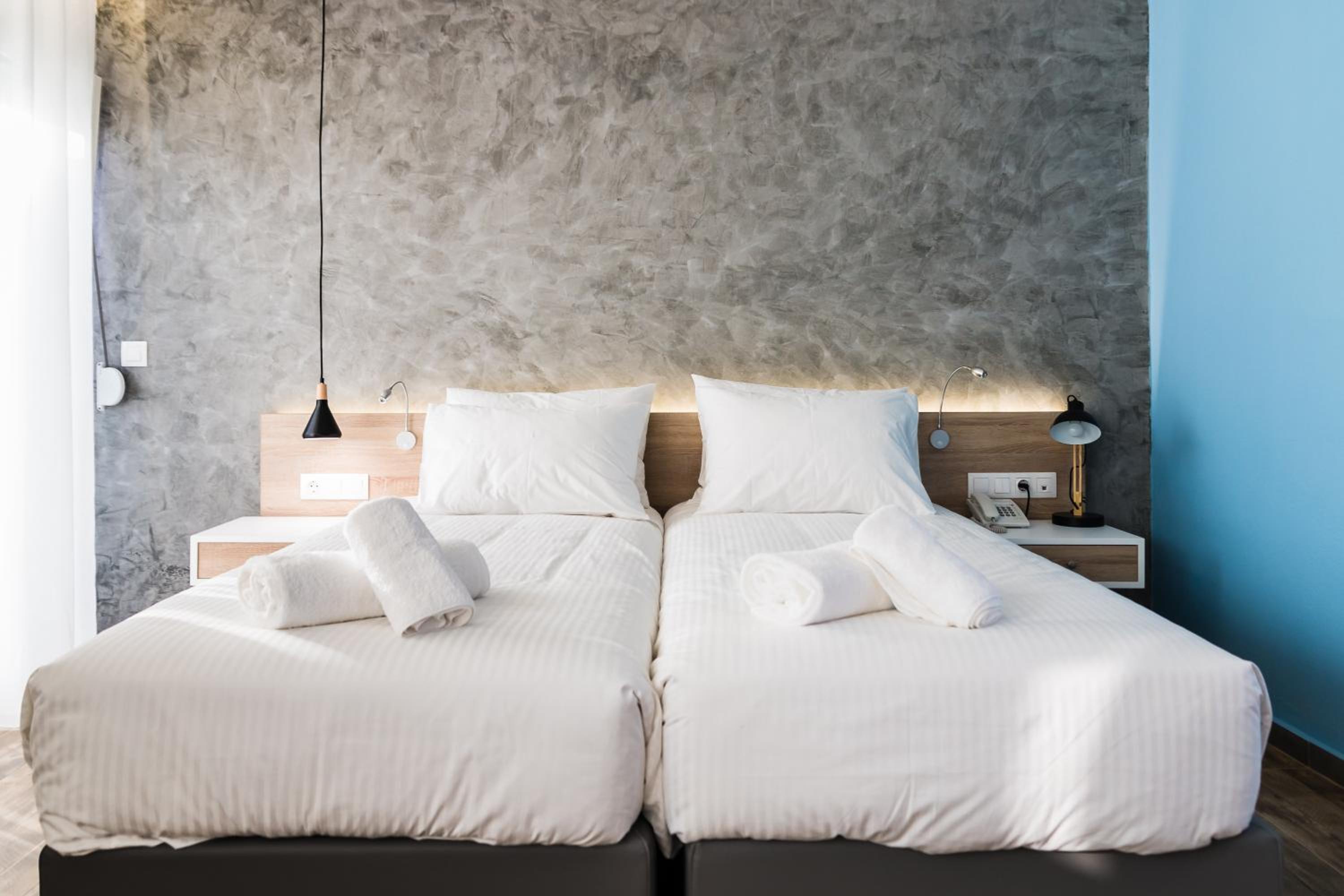 Deluxe Double Room with Shower photo 3