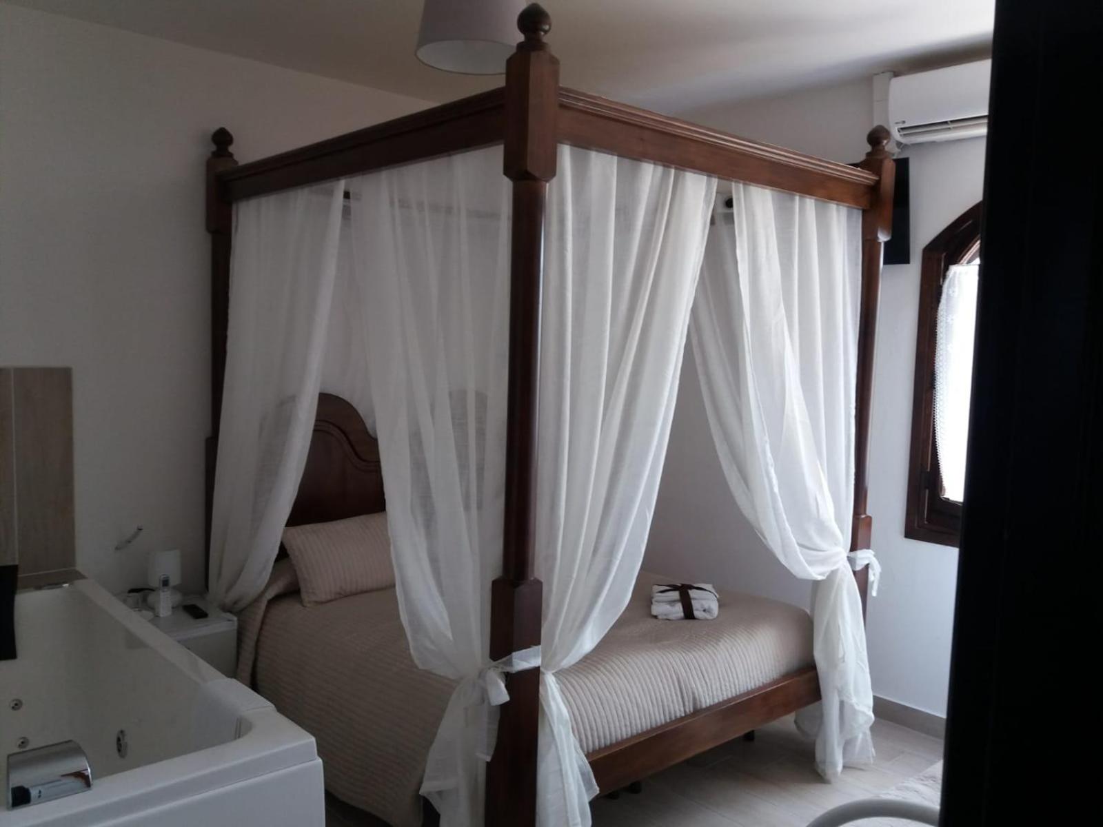 King Room with Spa Bath photo 3