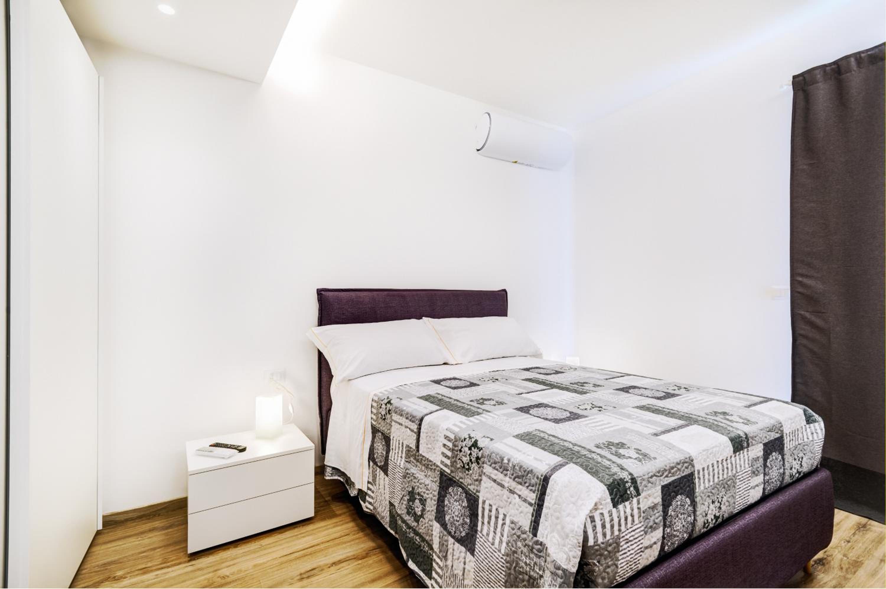 King Room with Balcony - Photo 1