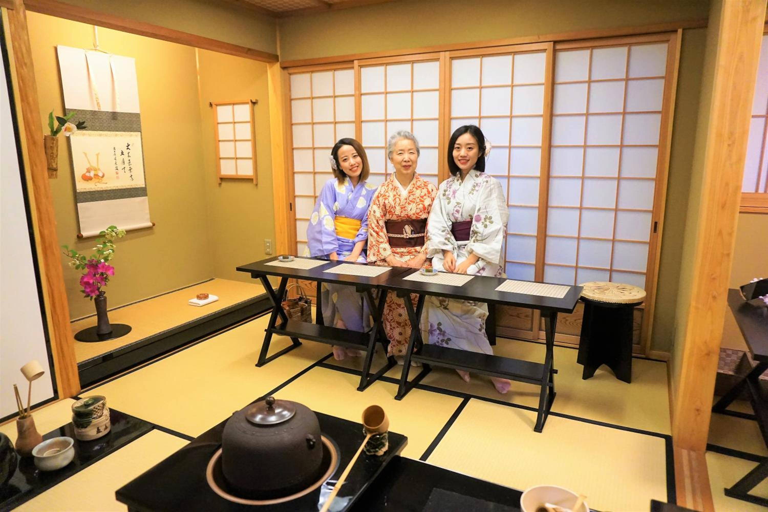 Japanese-Style Twin Room with Shared Bathroom photo 2