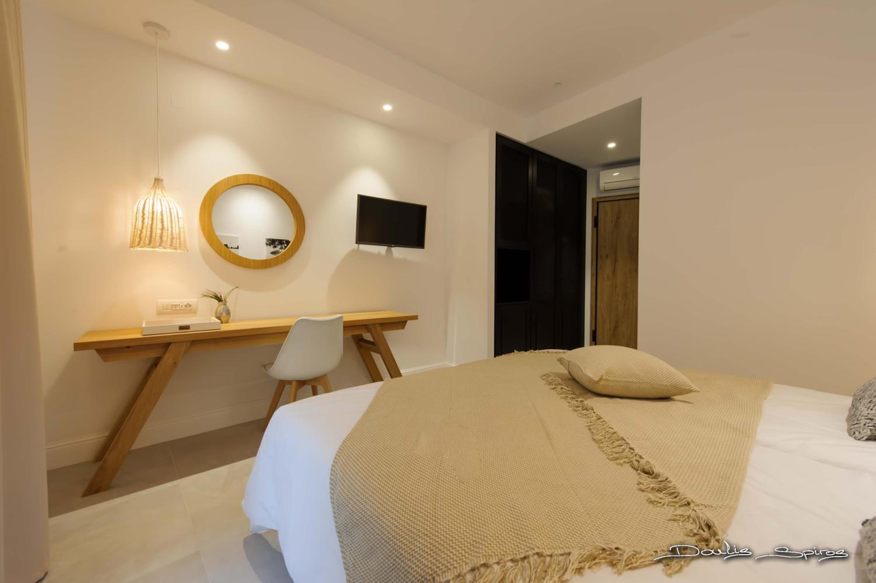 Standard Double or Twin Room photo 3