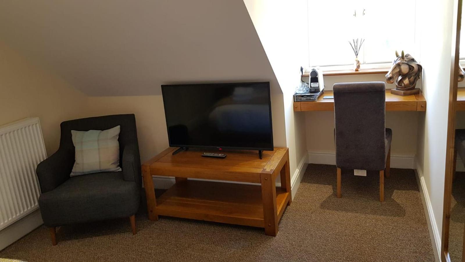 Superior King Room - Photo 1