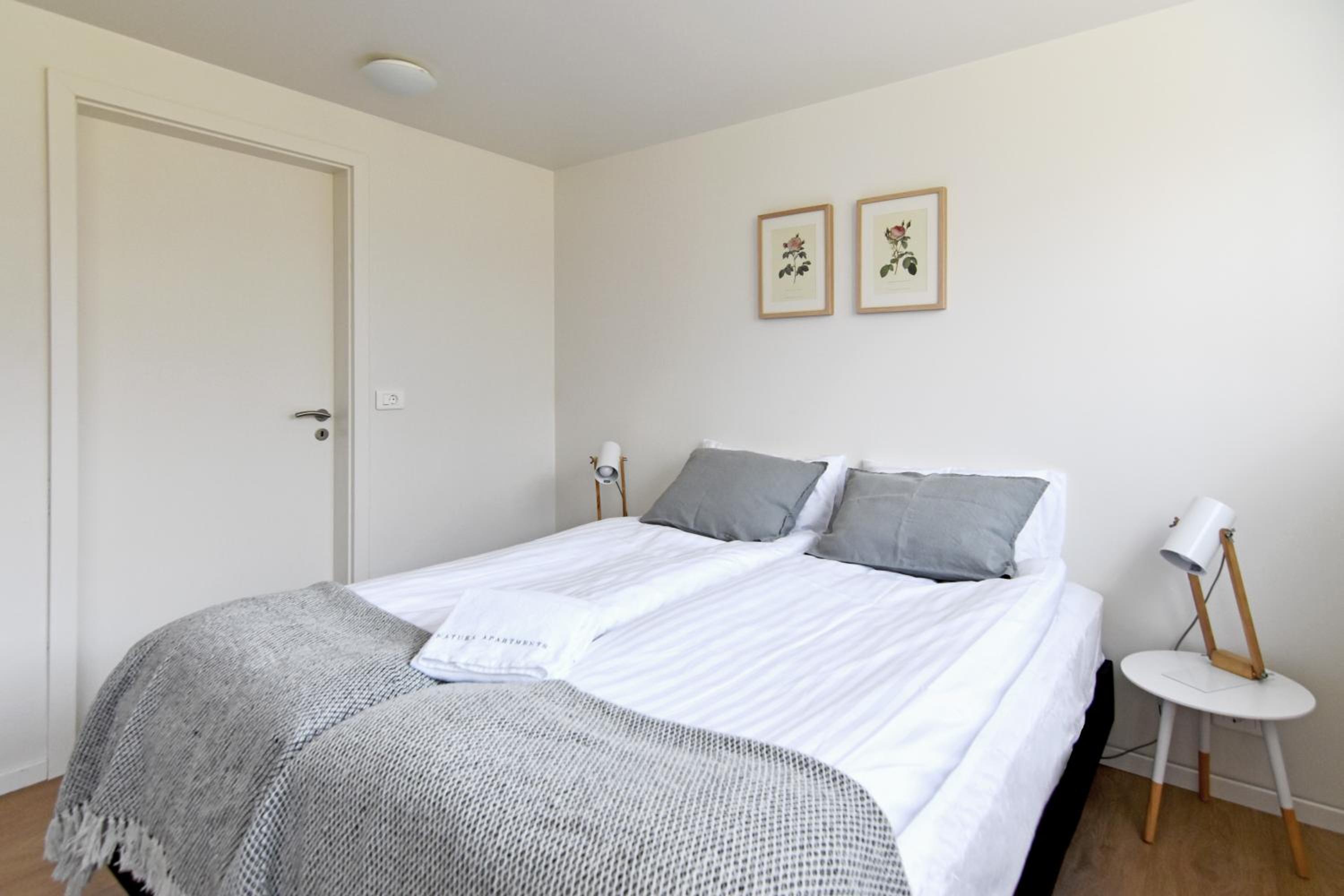 One-Bedroom Apartment photo 1