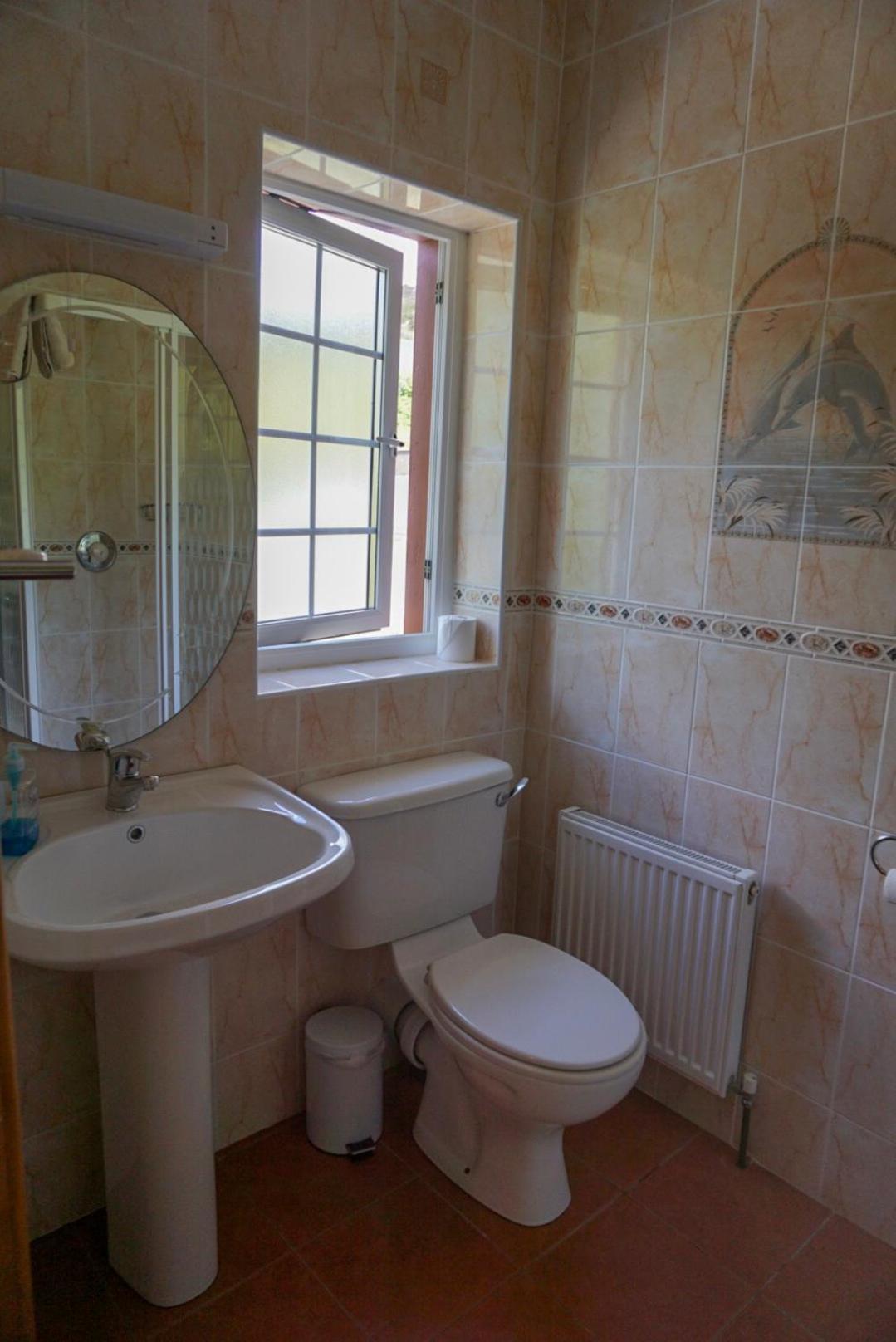 Budget Double Room - Photo 3