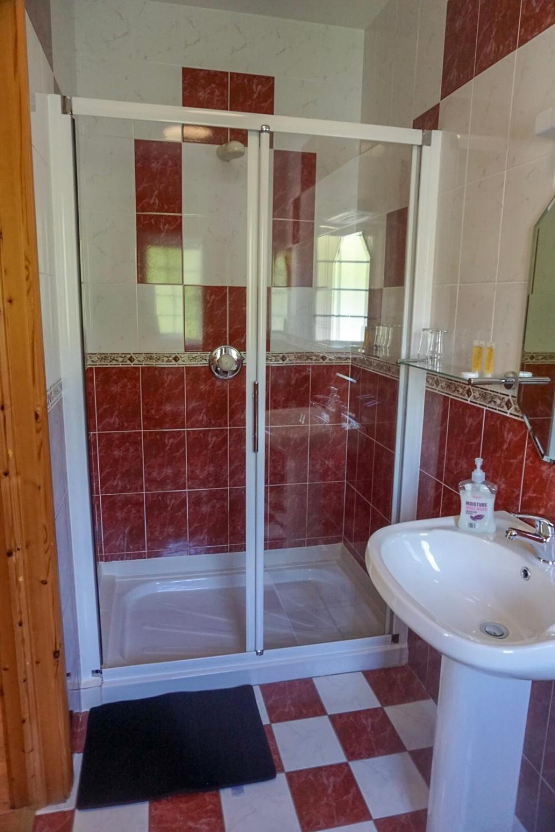 Deluxe Double Room - Photo 9
