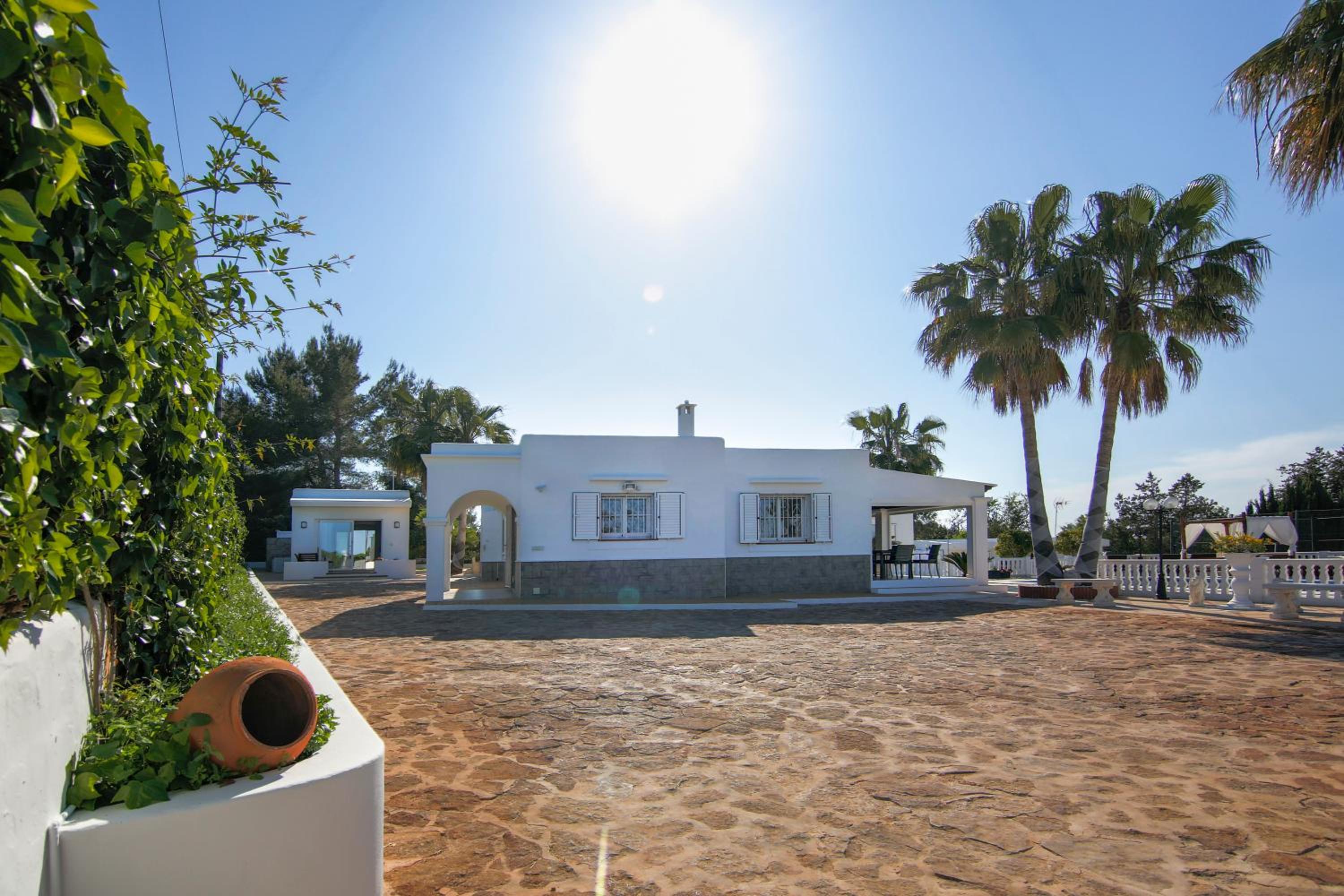 Deluxe Villa photo 2