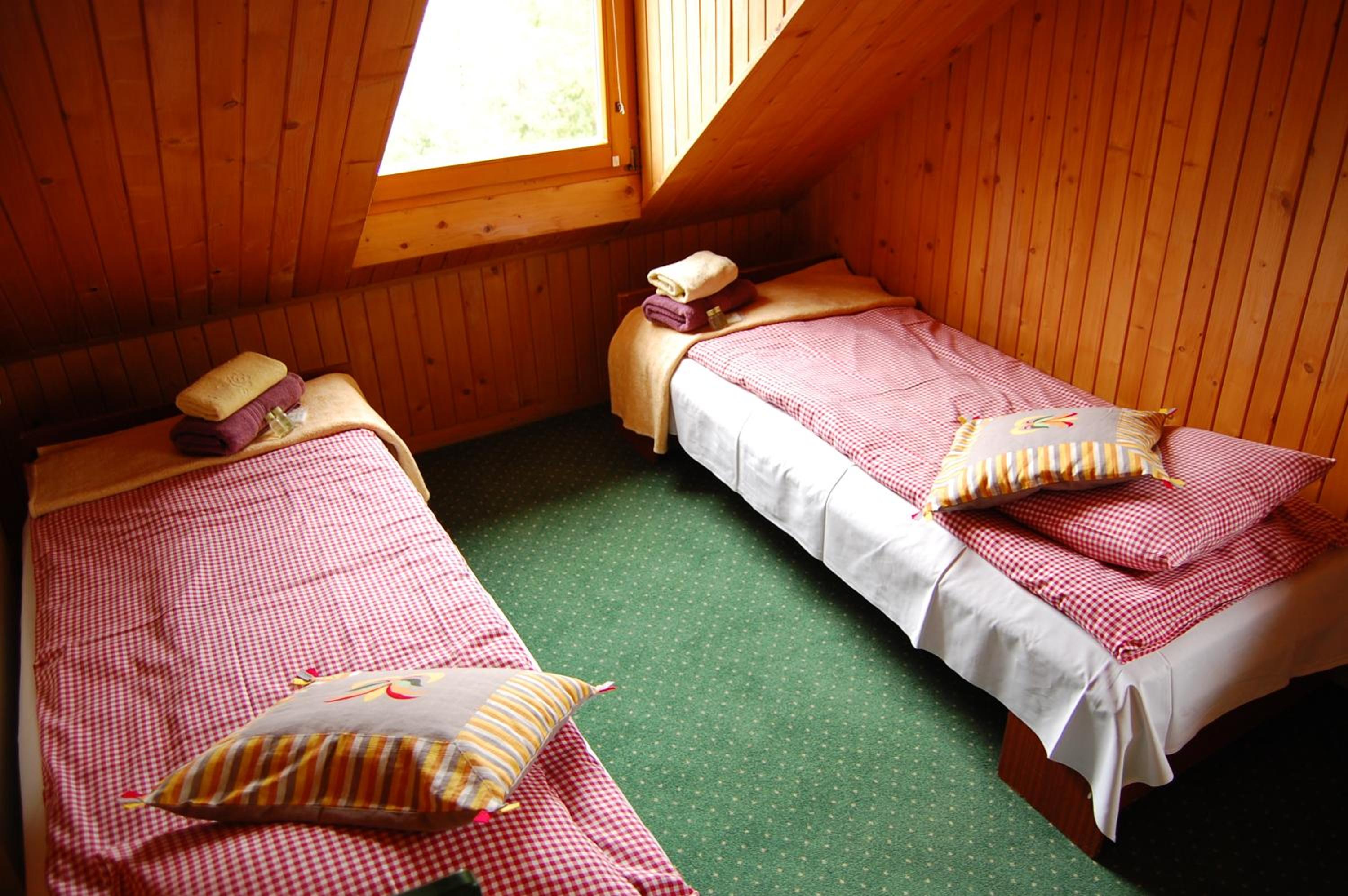 Twin Room with Private Bathroom photo 1