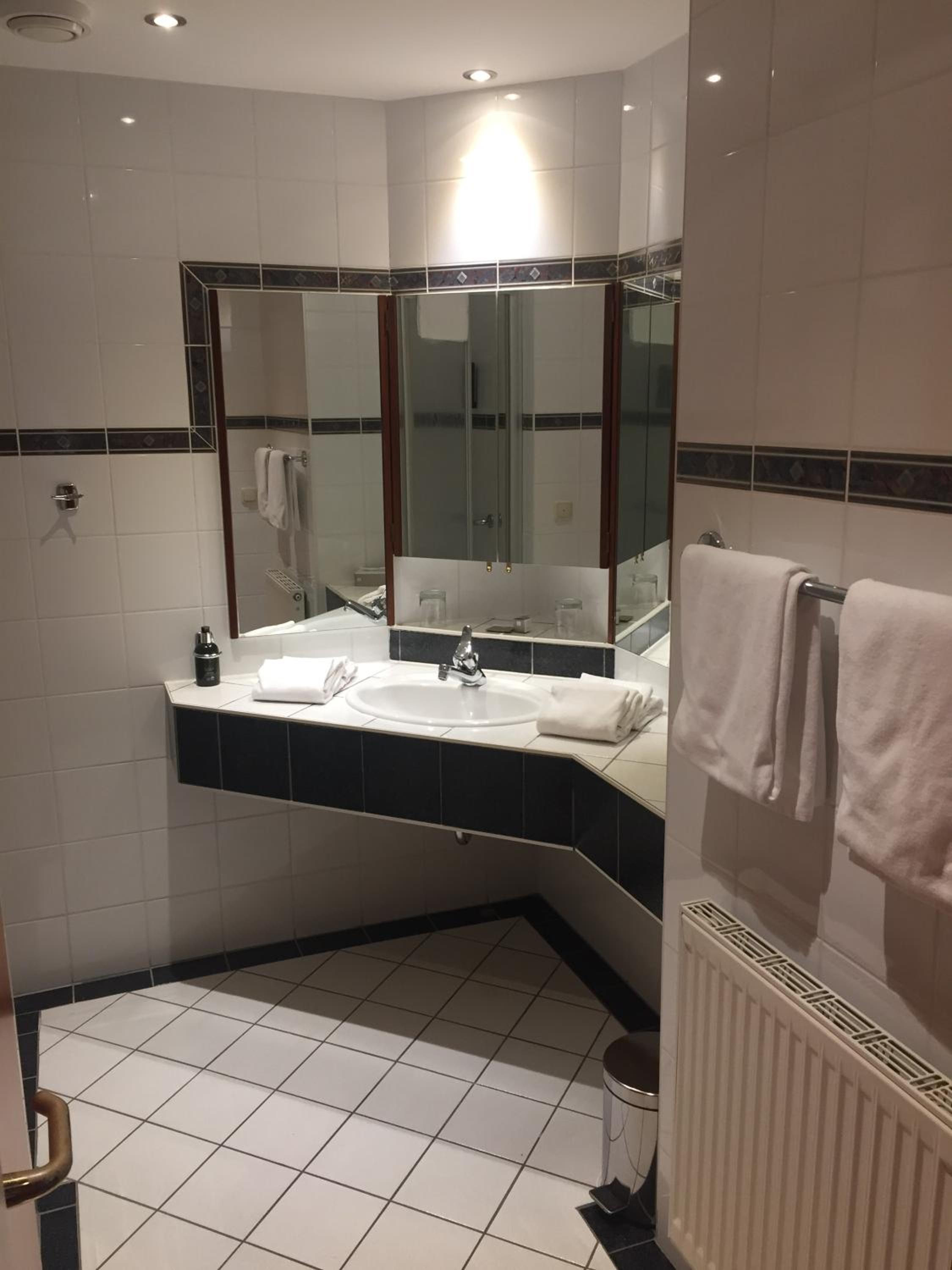 Budget Double Room photo 2