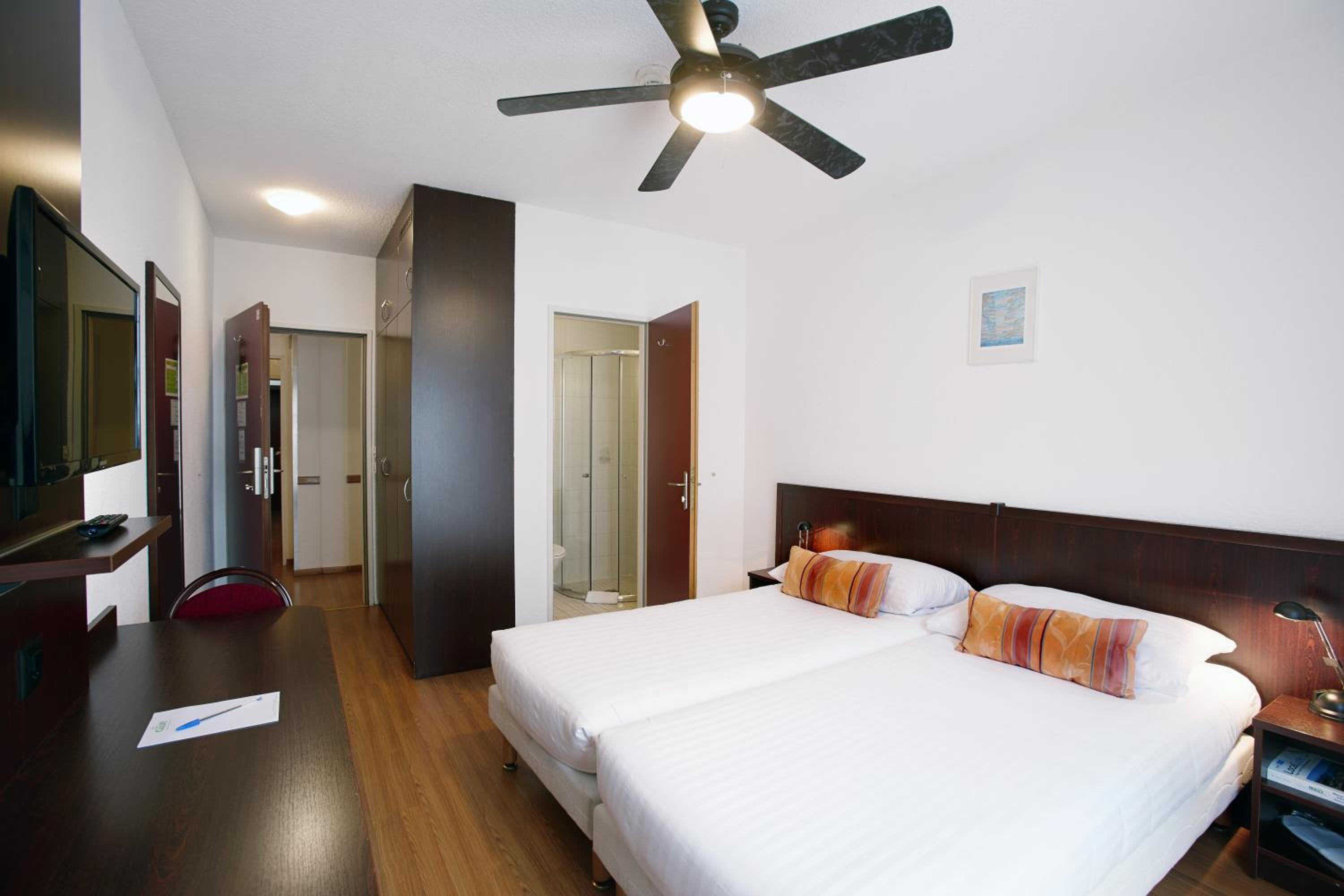 Single Room photo 2