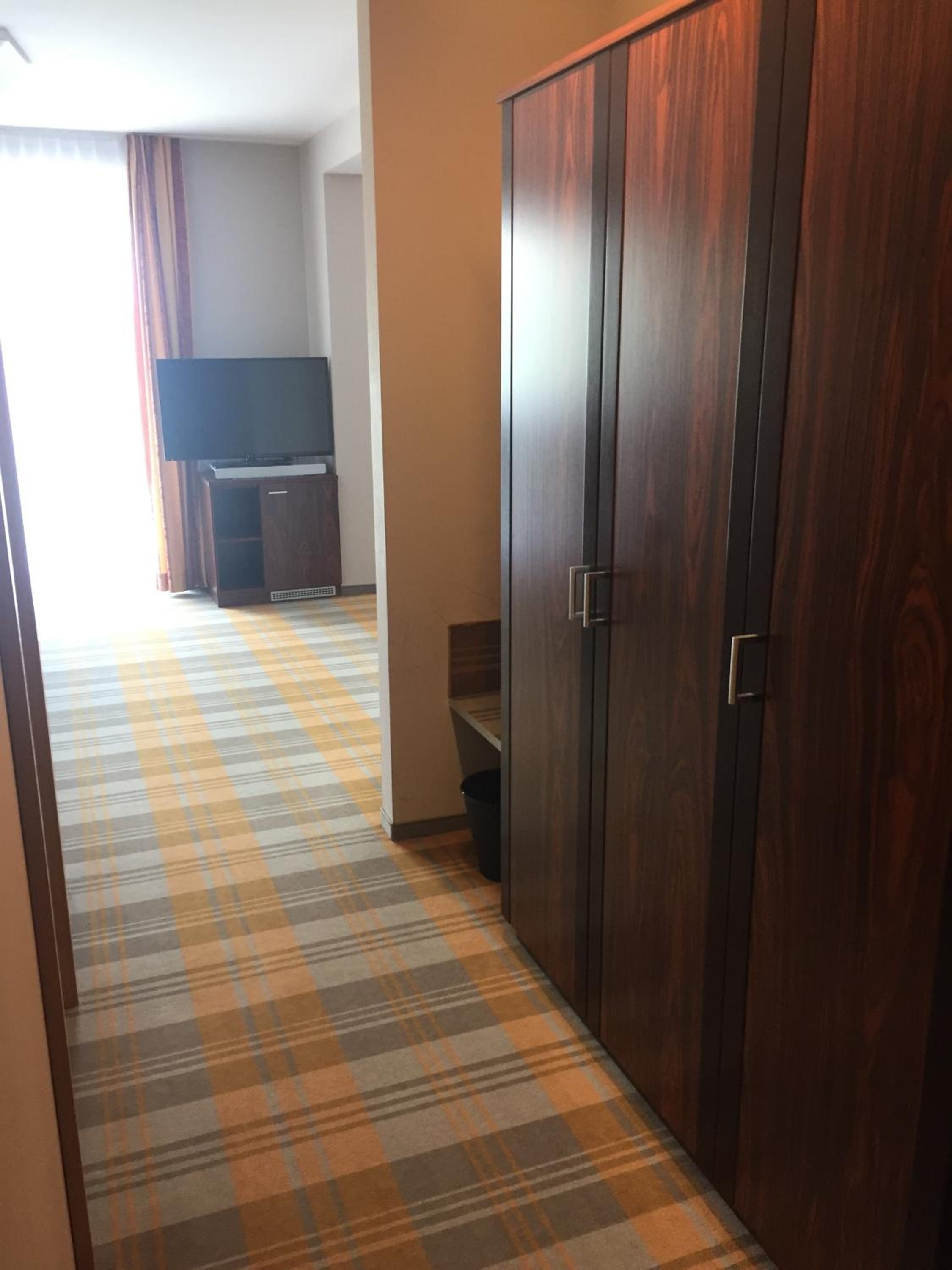 Suite - Photo 5