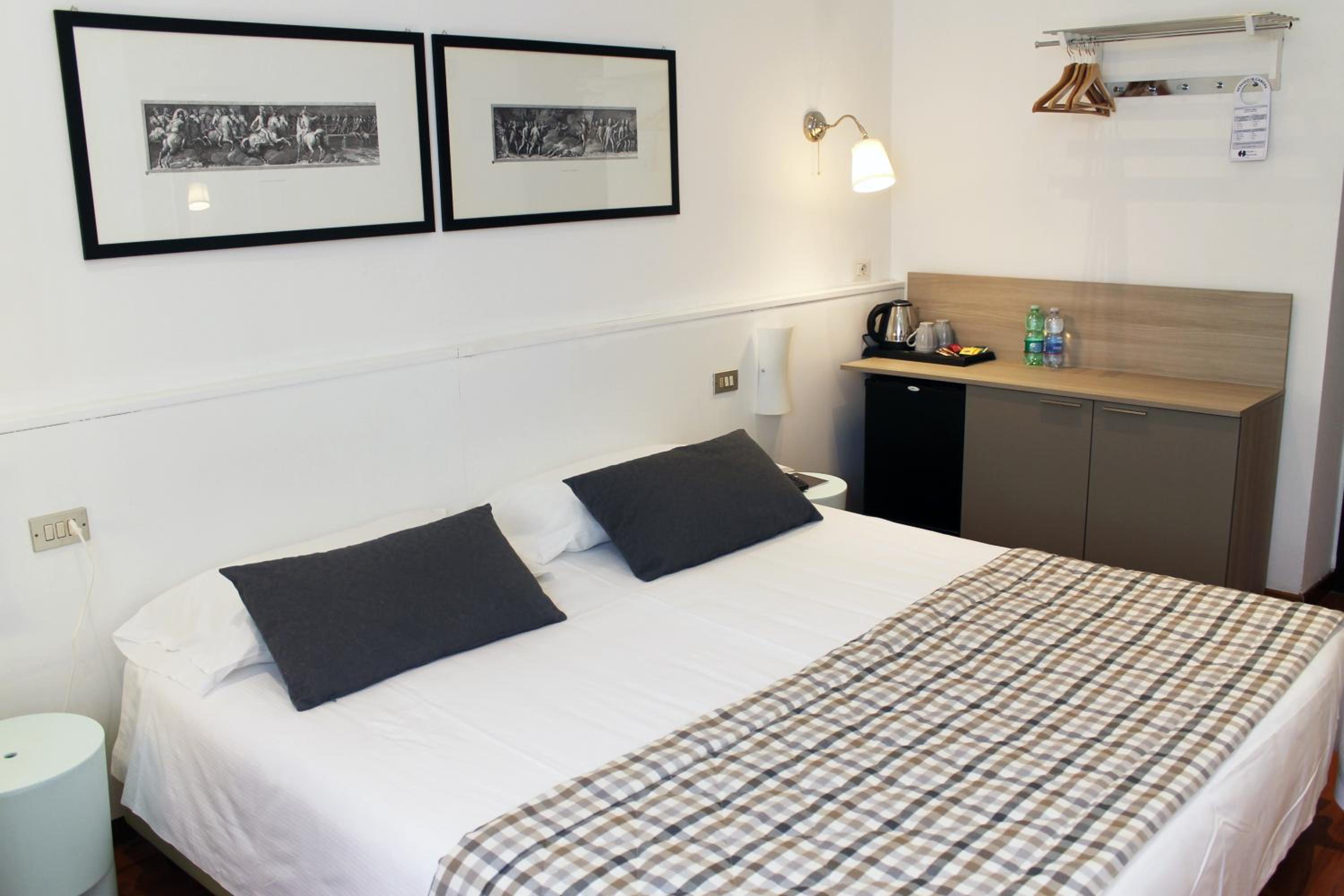 Double Room thumbnail 6