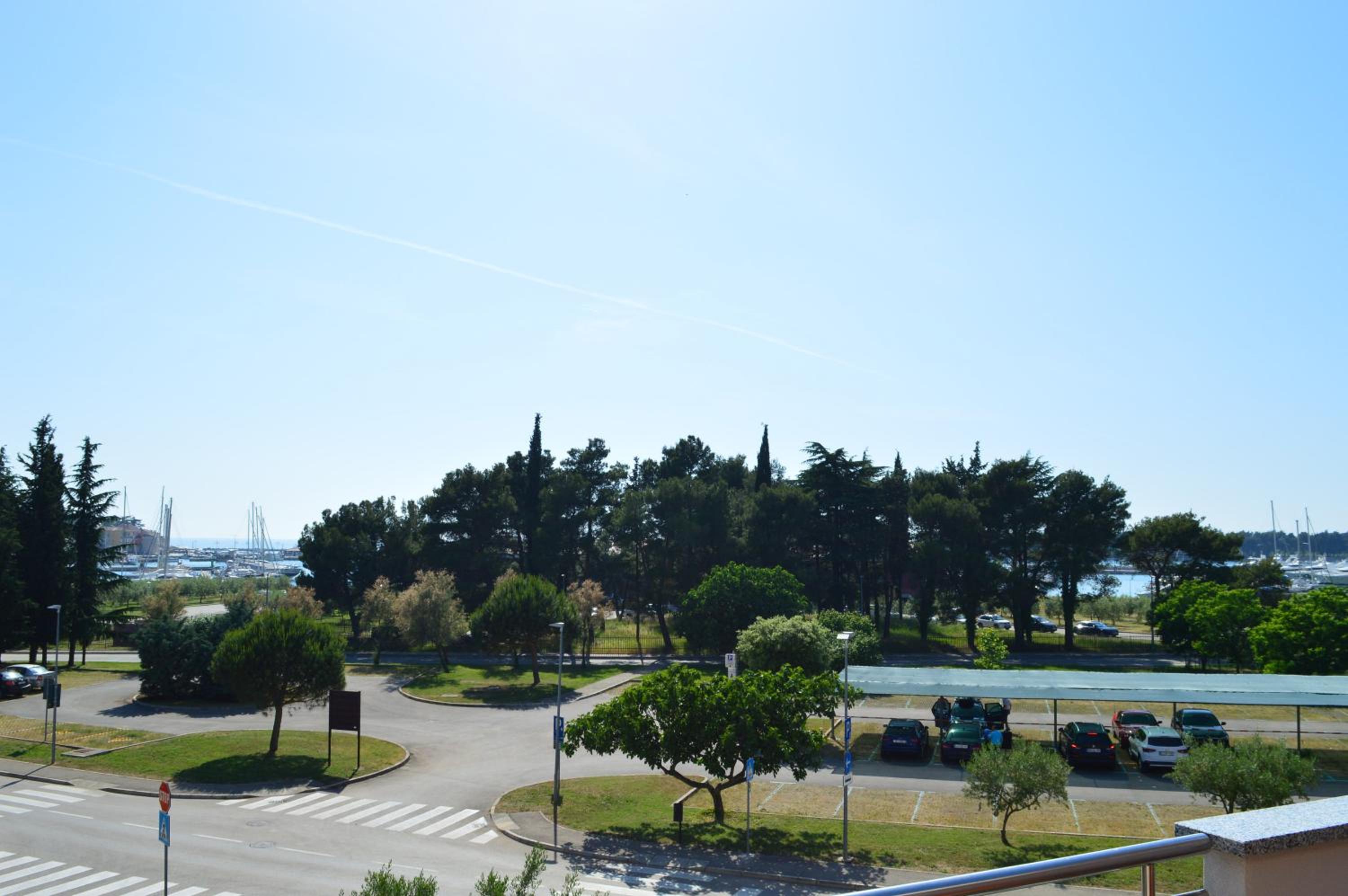 Two-Bedroom Apartment with Balcony and Sea View - Photo 19