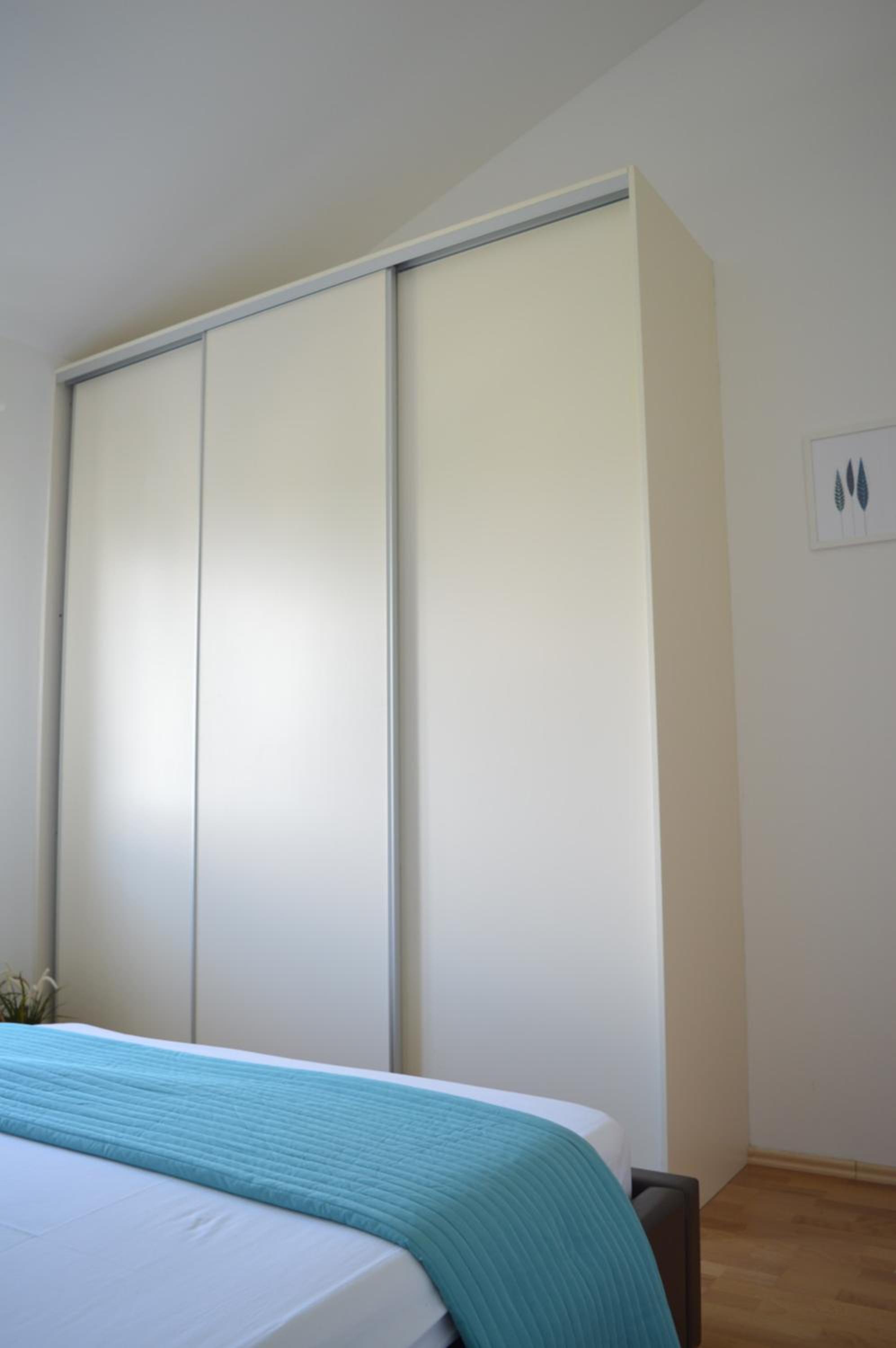 Two-Bedroom Apartment with Balcony and Sea View - Photo 11