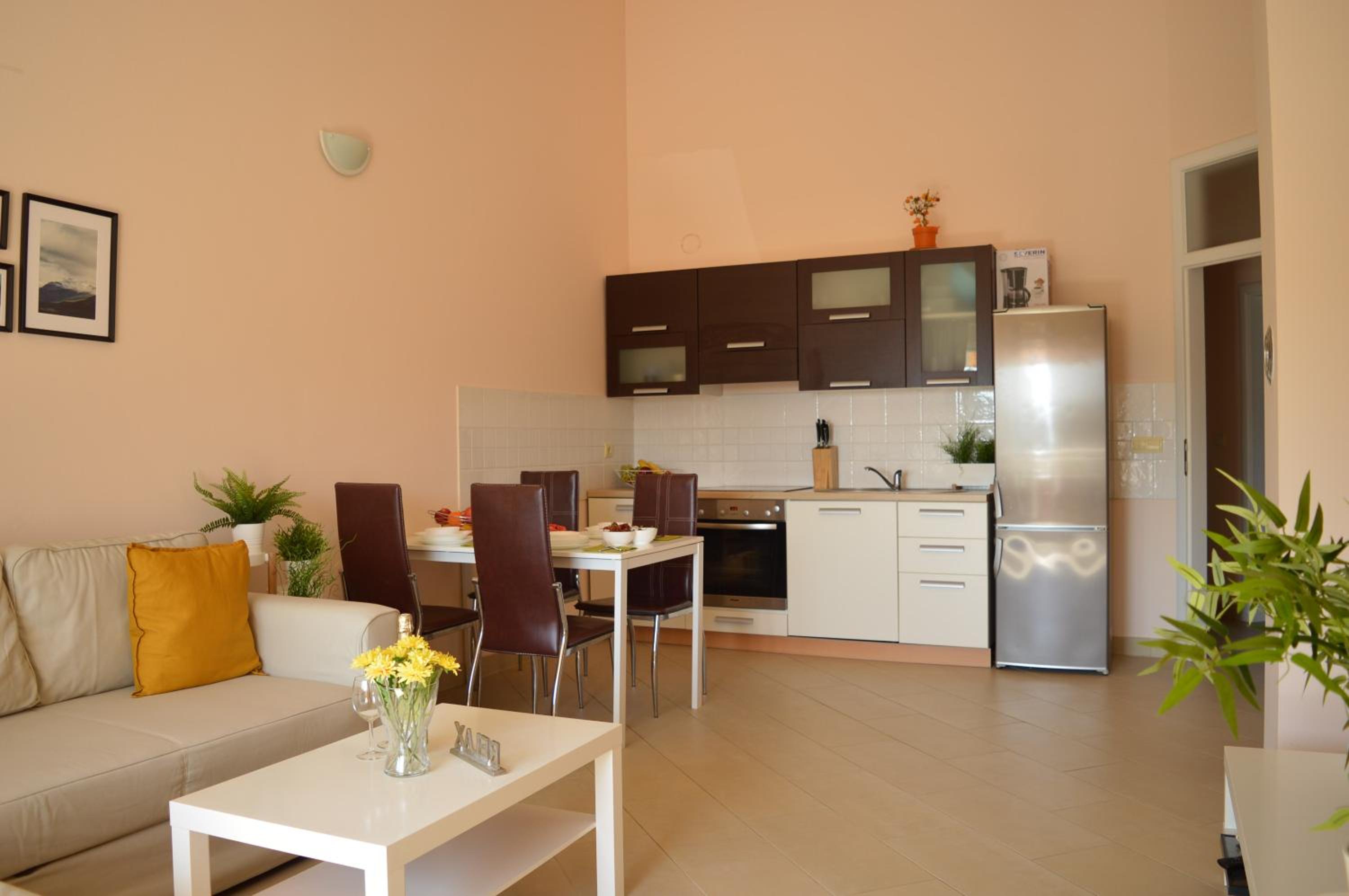 Two-Bedroom Apartment with Balcony and Sea View - Photo 26