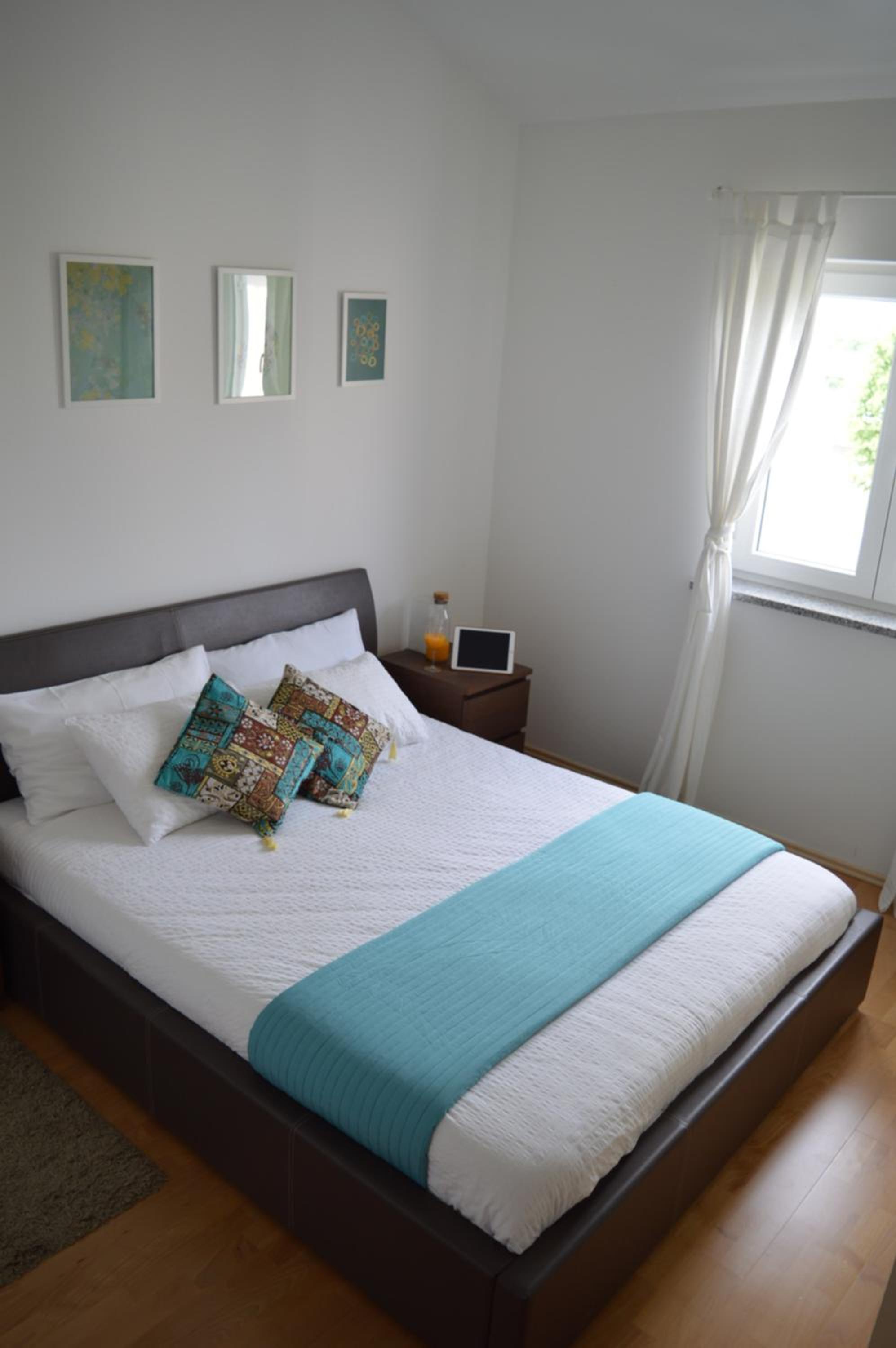 Two-Bedroom Apartment with Balcony and Sea View - Photo 14