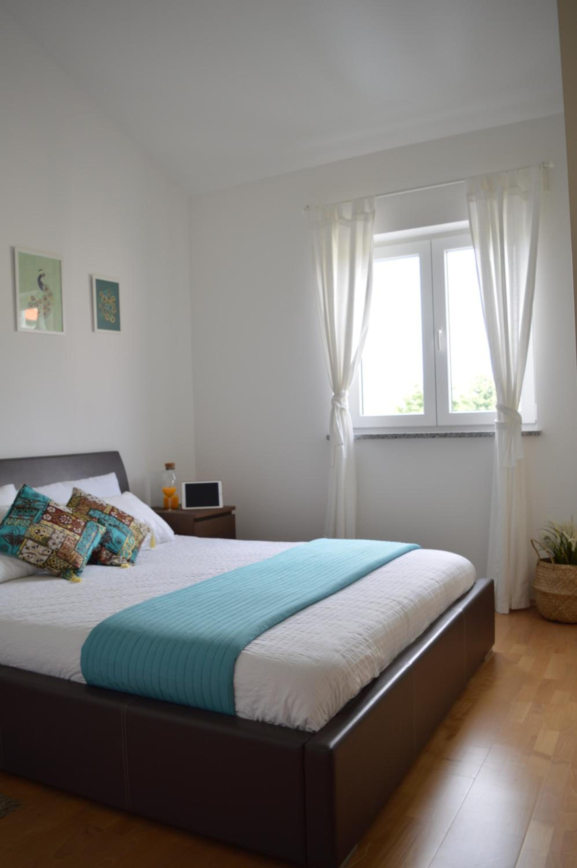 Two-Bedroom Apartment with Balcony and Sea View - Photo 13
