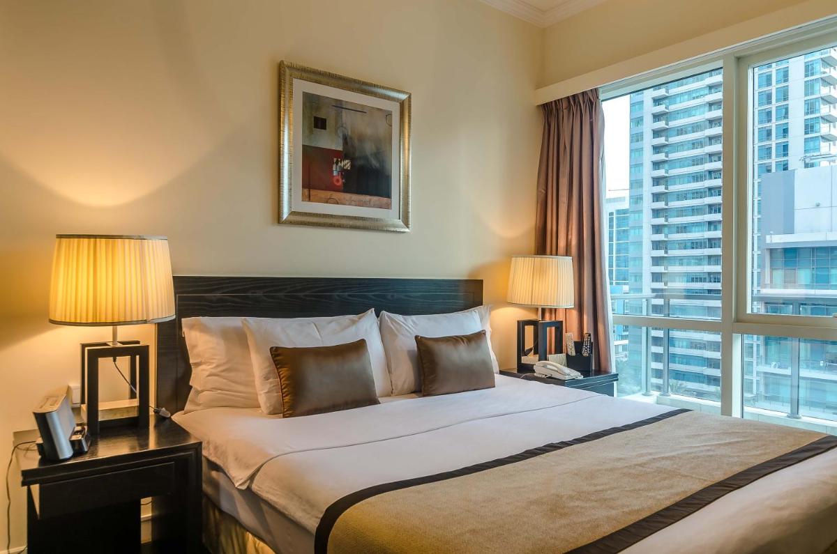 Executive One-Bedroom Apartment with Balcony photo 2