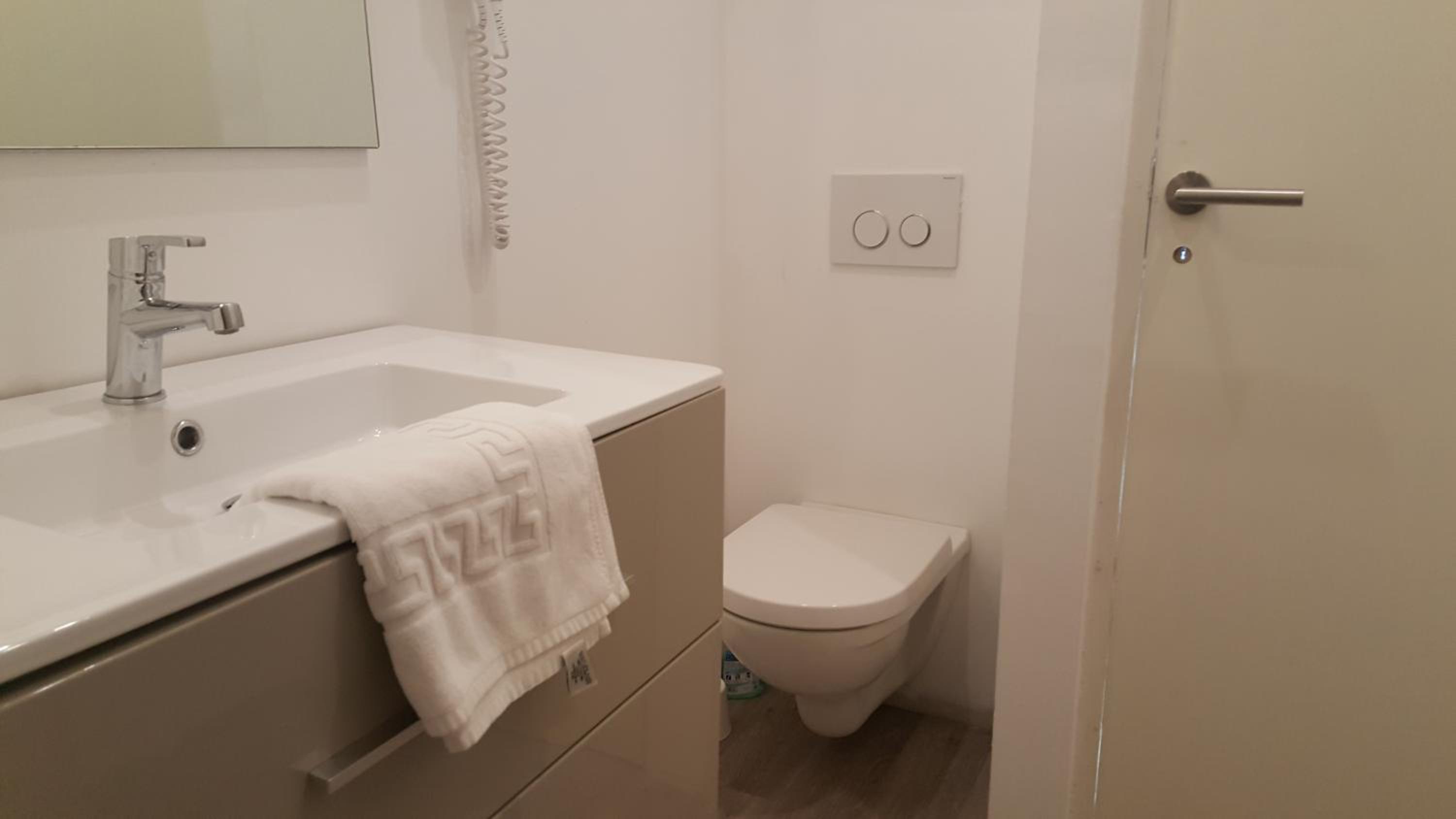 Suite with Terrace and Private Hot Tub - Photo 3