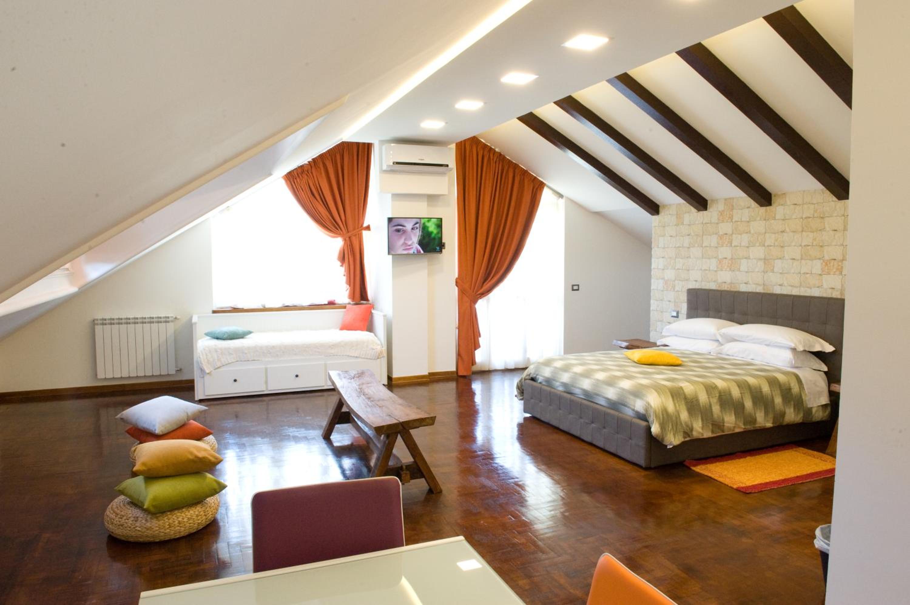Deluxe Suite photo 1