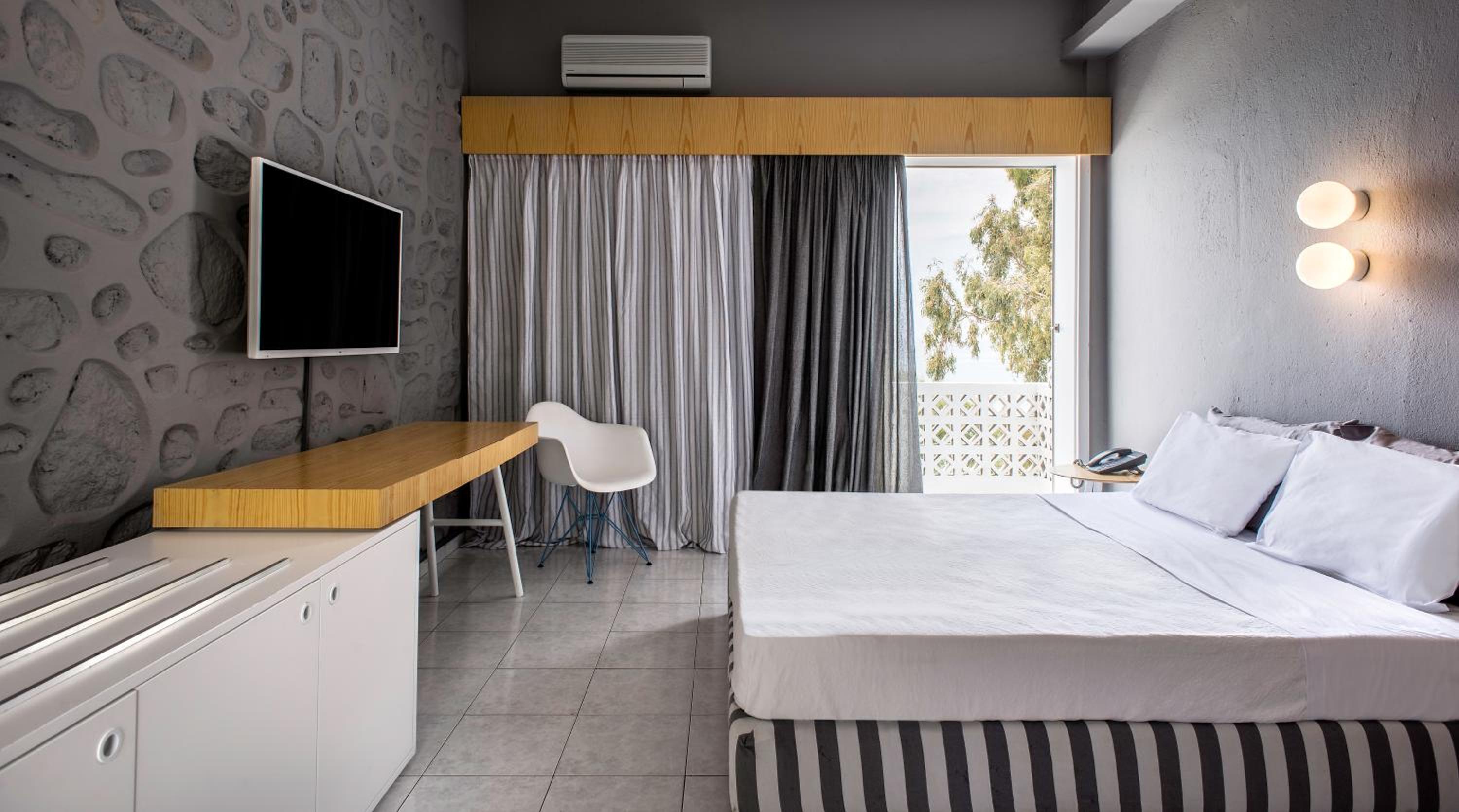 Superior Room with Sea View - Photo 1