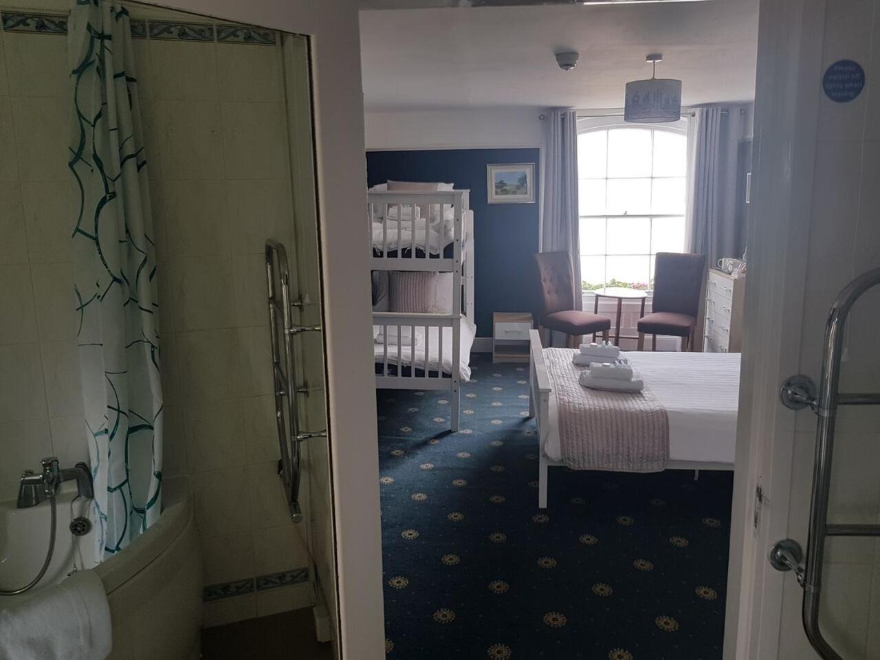 Quadruple Room with Sea View - Photo 1