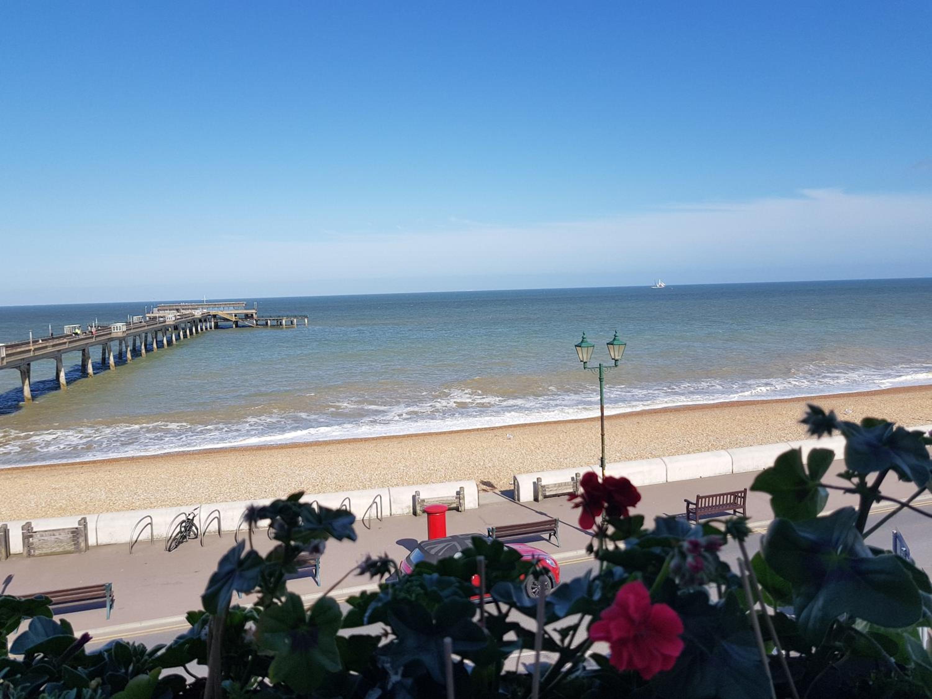 Quadruple Room with Sea View - Photo 5