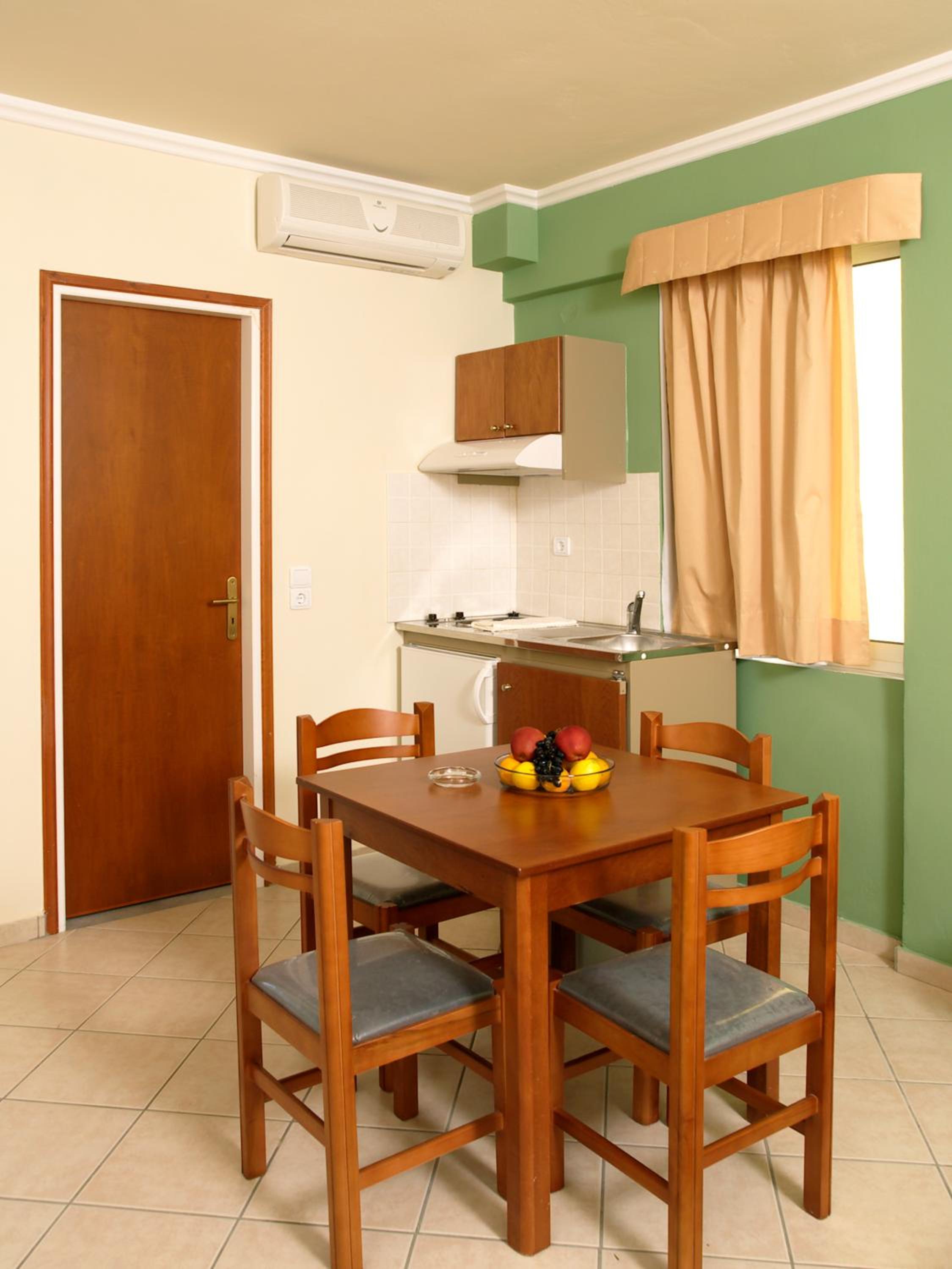One-Bedroom Apartment (4 Adults) - Photo 5
