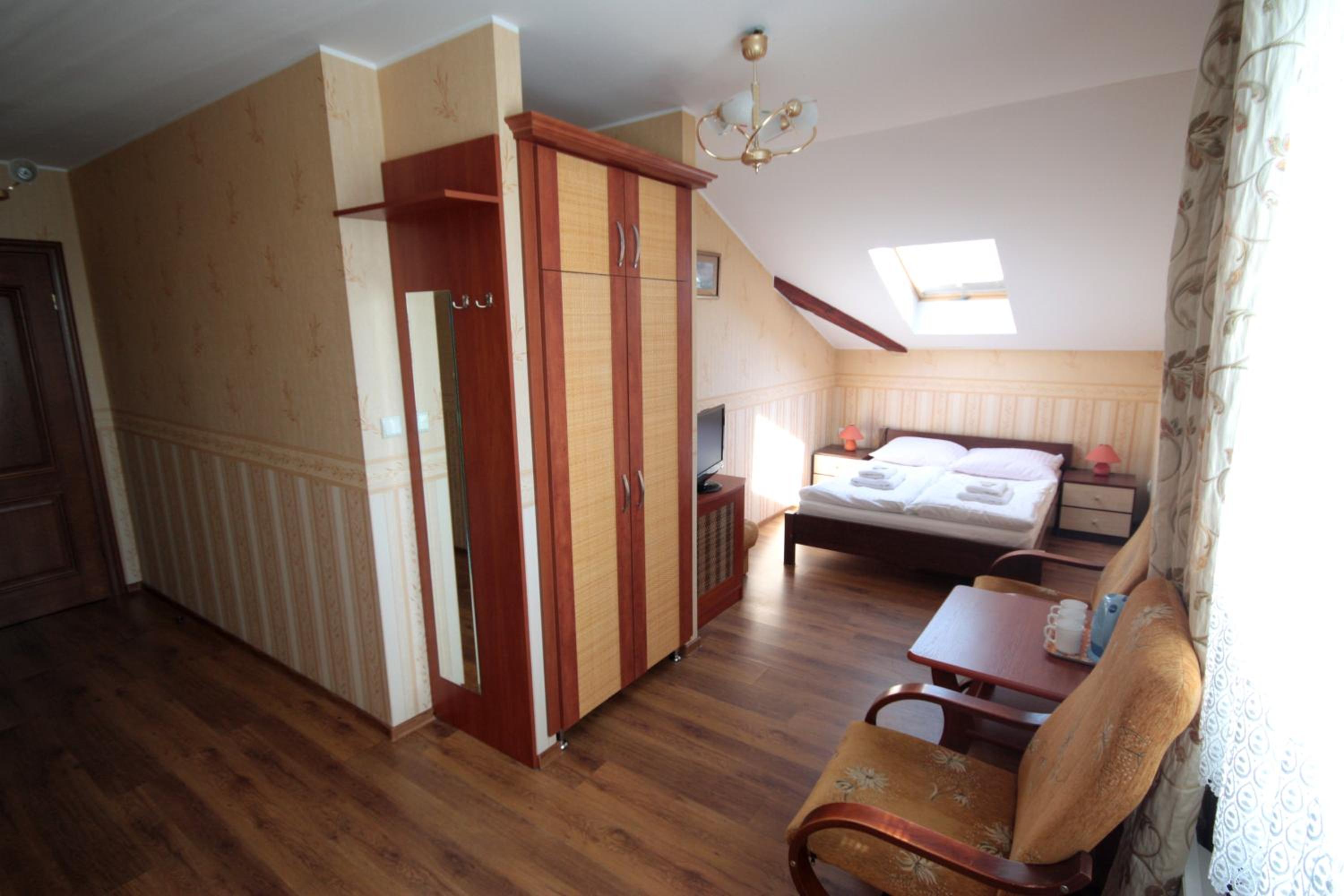 Double or Twin Room - Photo 13