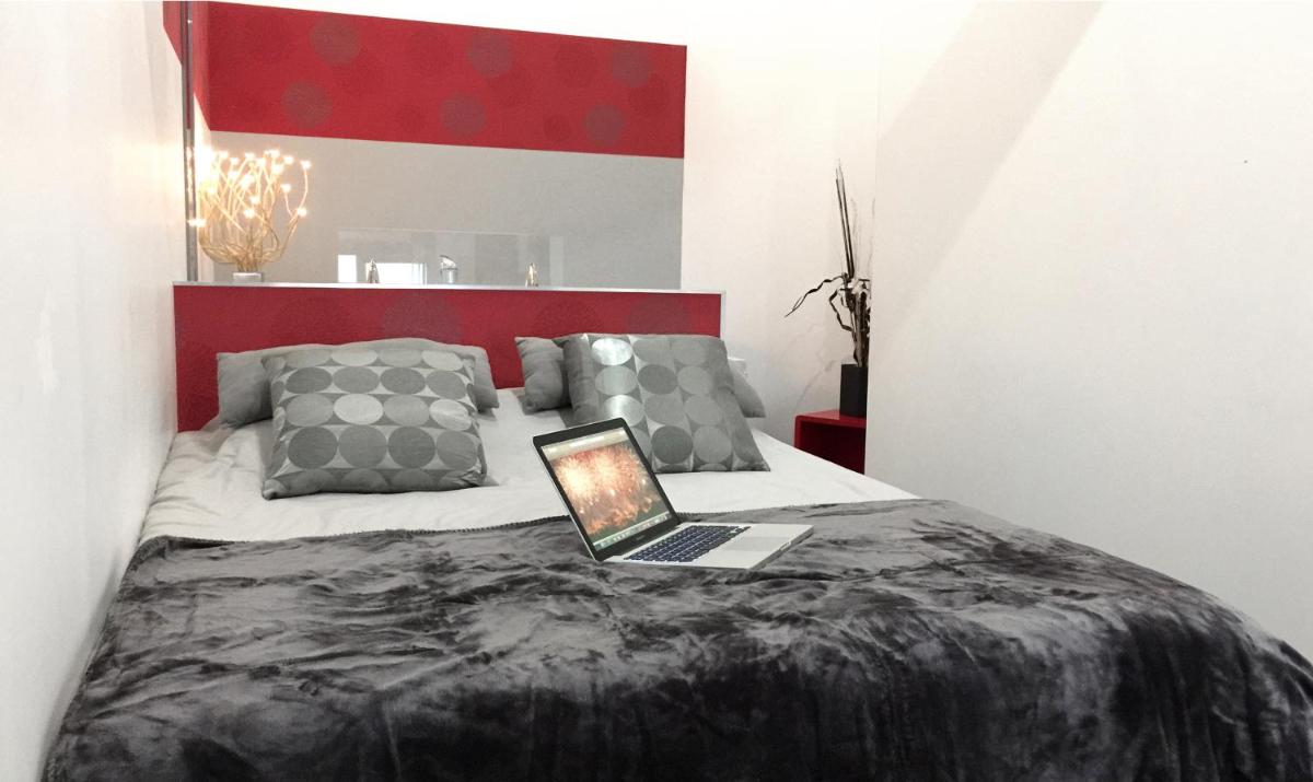 One-Bedroom Apartment photo 2