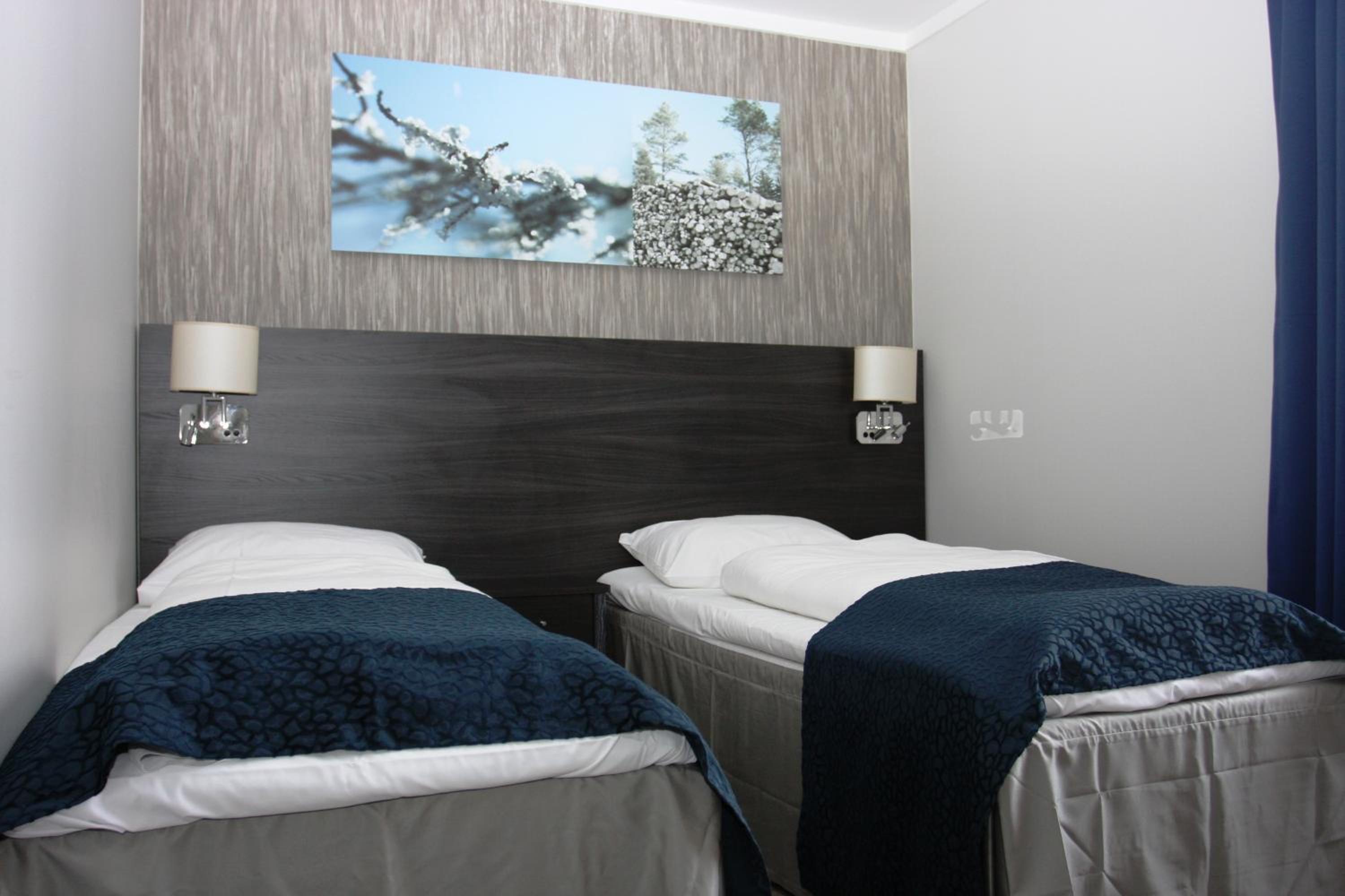Twin Room - Photo 2