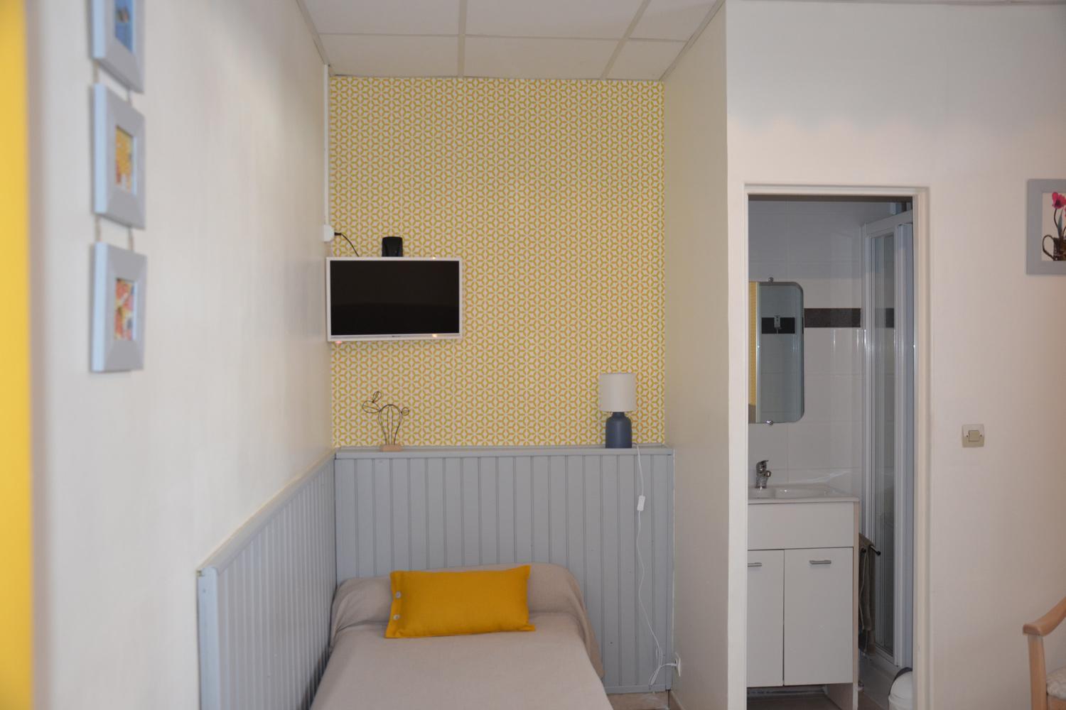 Triple Room with Shared Toilet photo 3