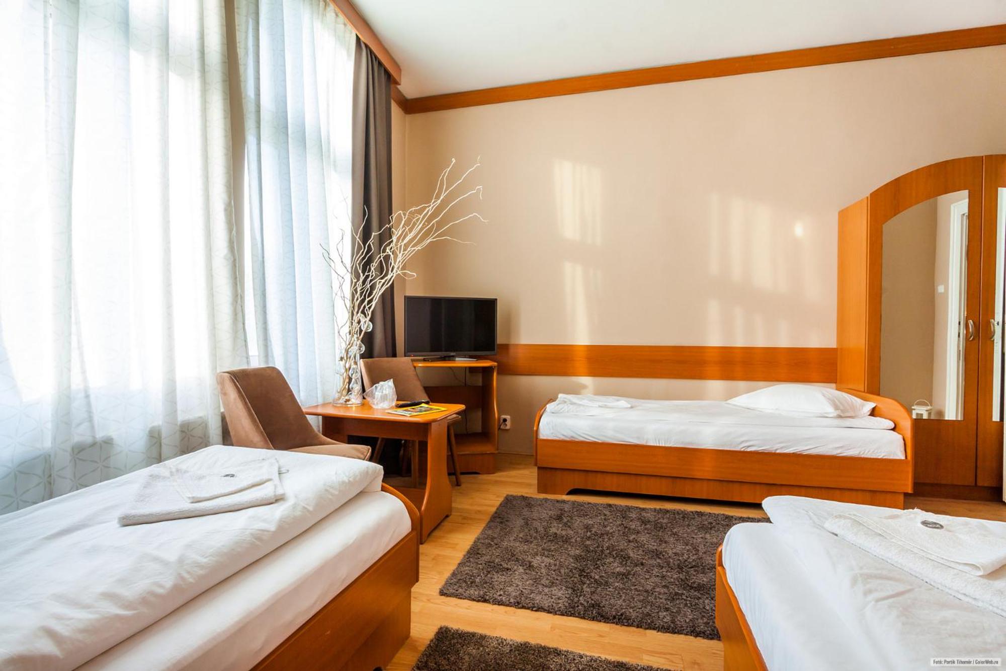 Triple Room photo 2