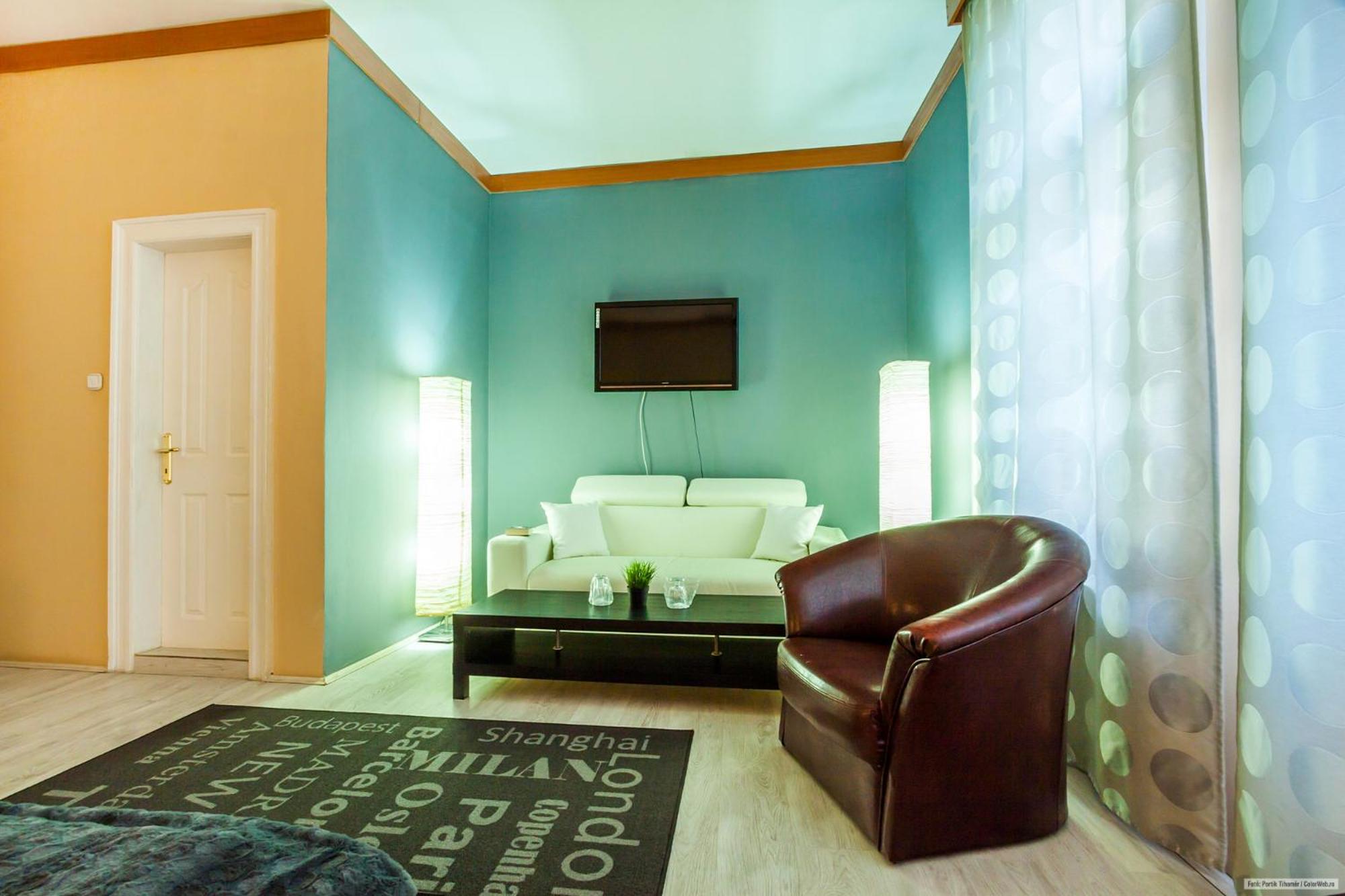 Deluxe Double Room with Balcony photo 3